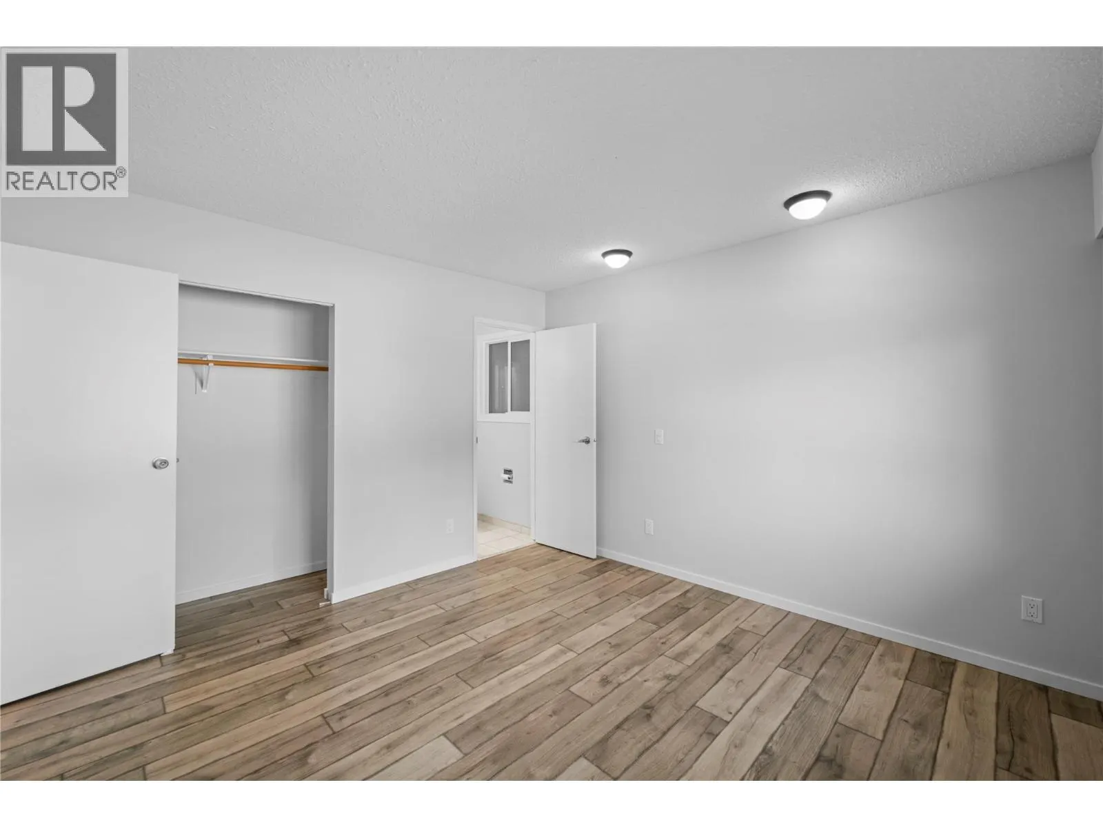 1525 Mt. Dufferin Crescent