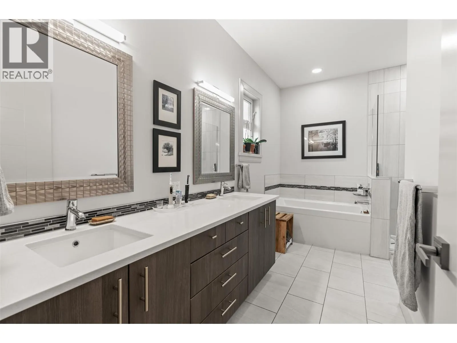 2444 York Avenue Unit# 10
