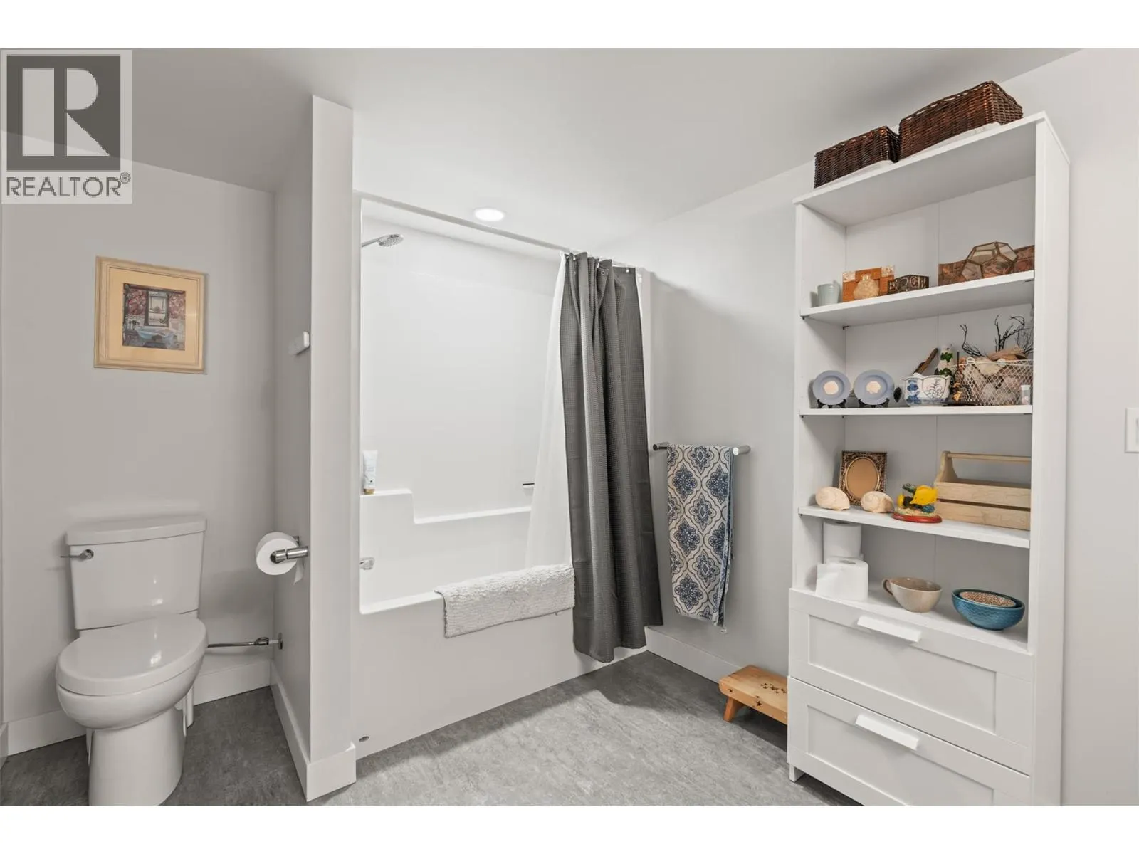 2444 York Avenue Unit# 10