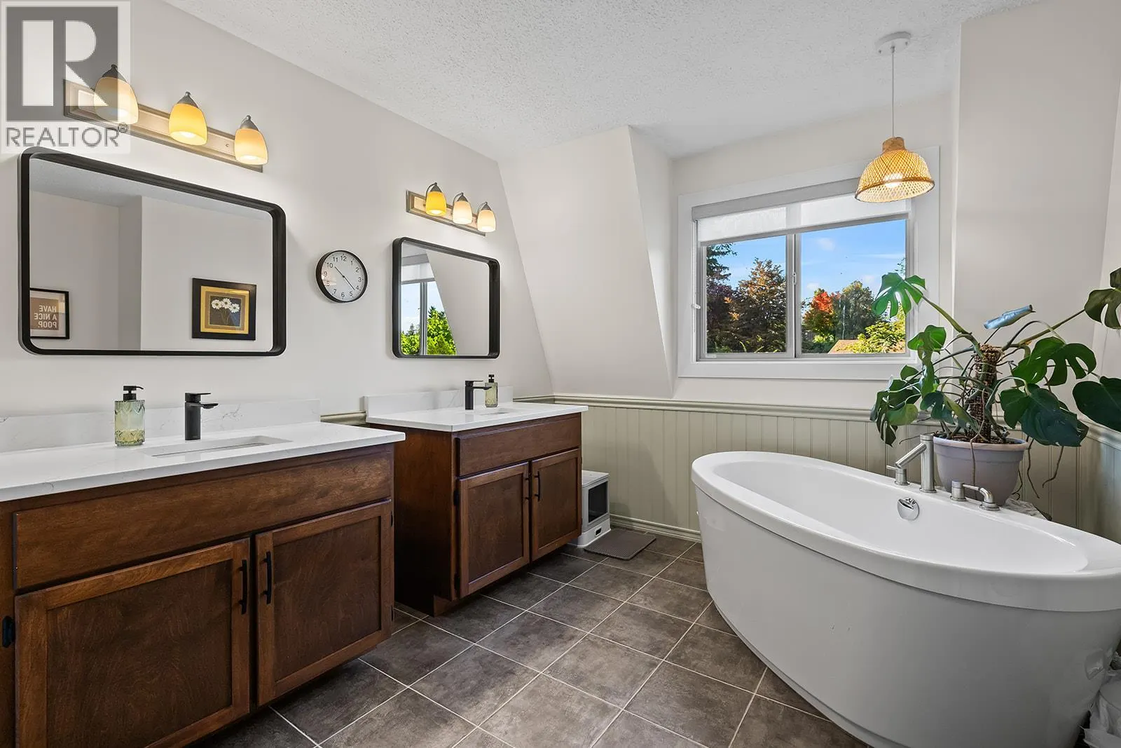 1523 Mission Ridge Drive