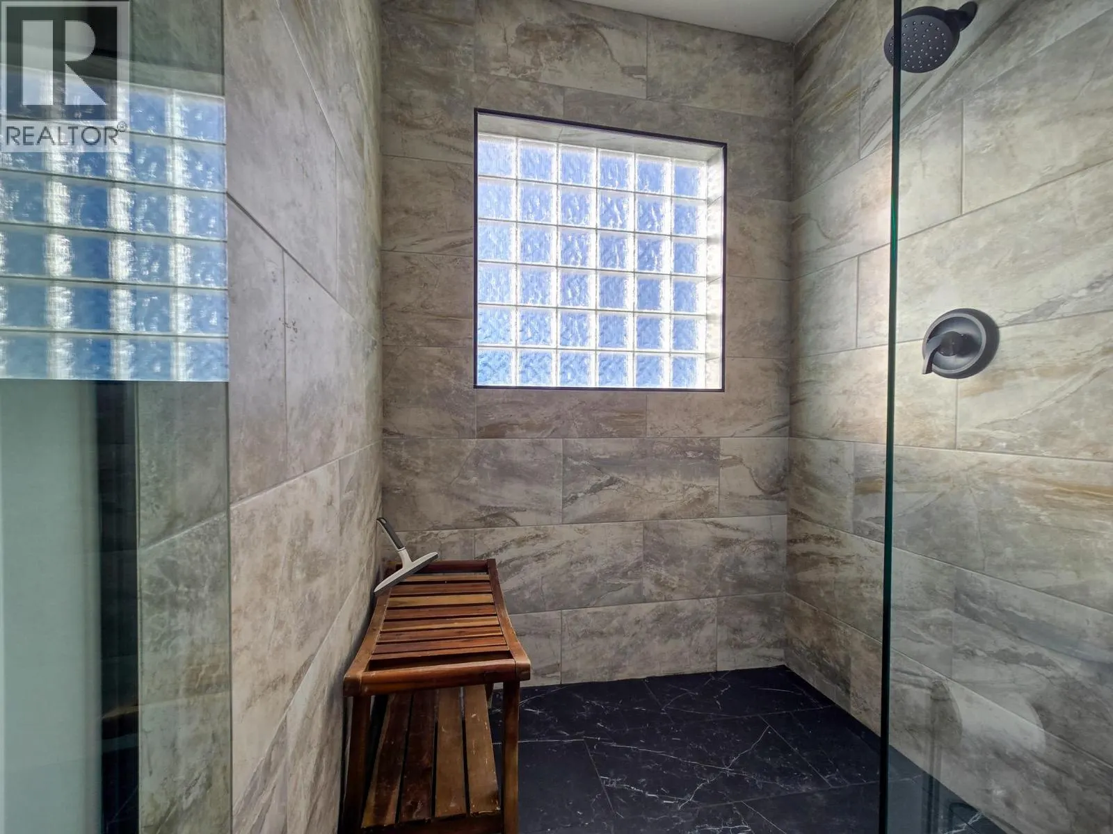 5052 Riverview Road Unit# 2008A