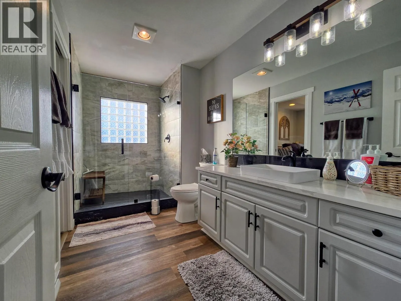 5052 Riverview Road Unit# 2008A