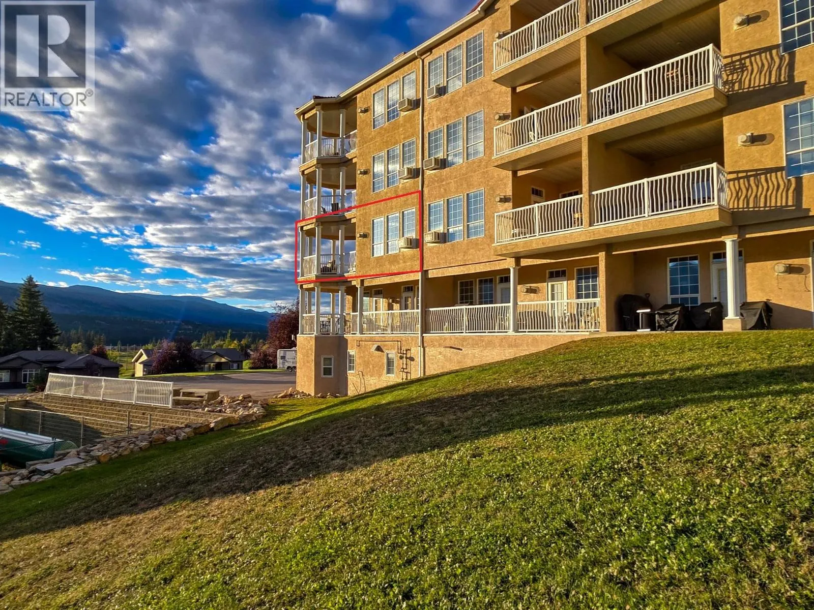 5052 Riverview Road Unit# 2008A