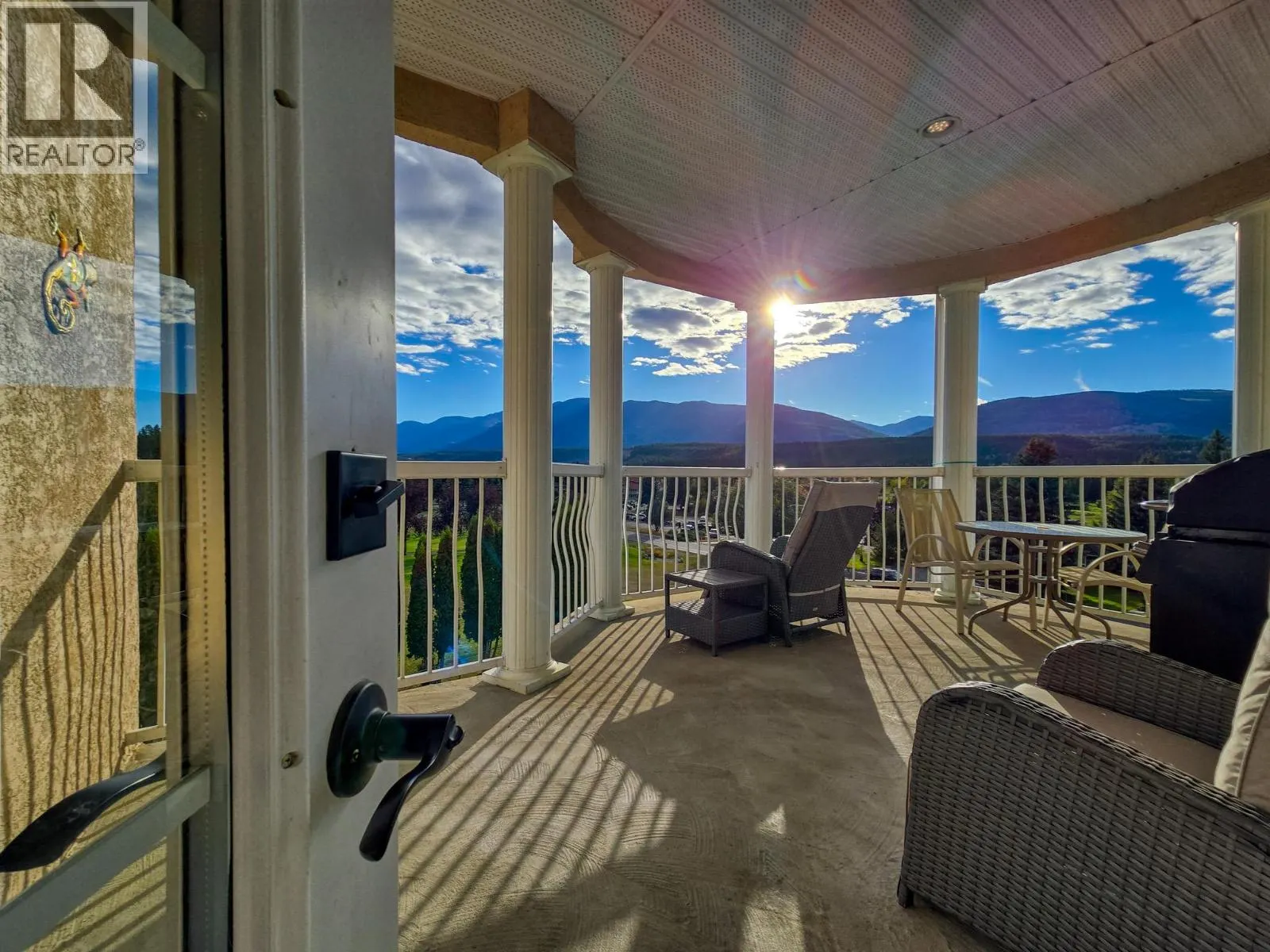 5052 Riverview Road Unit# 2008A