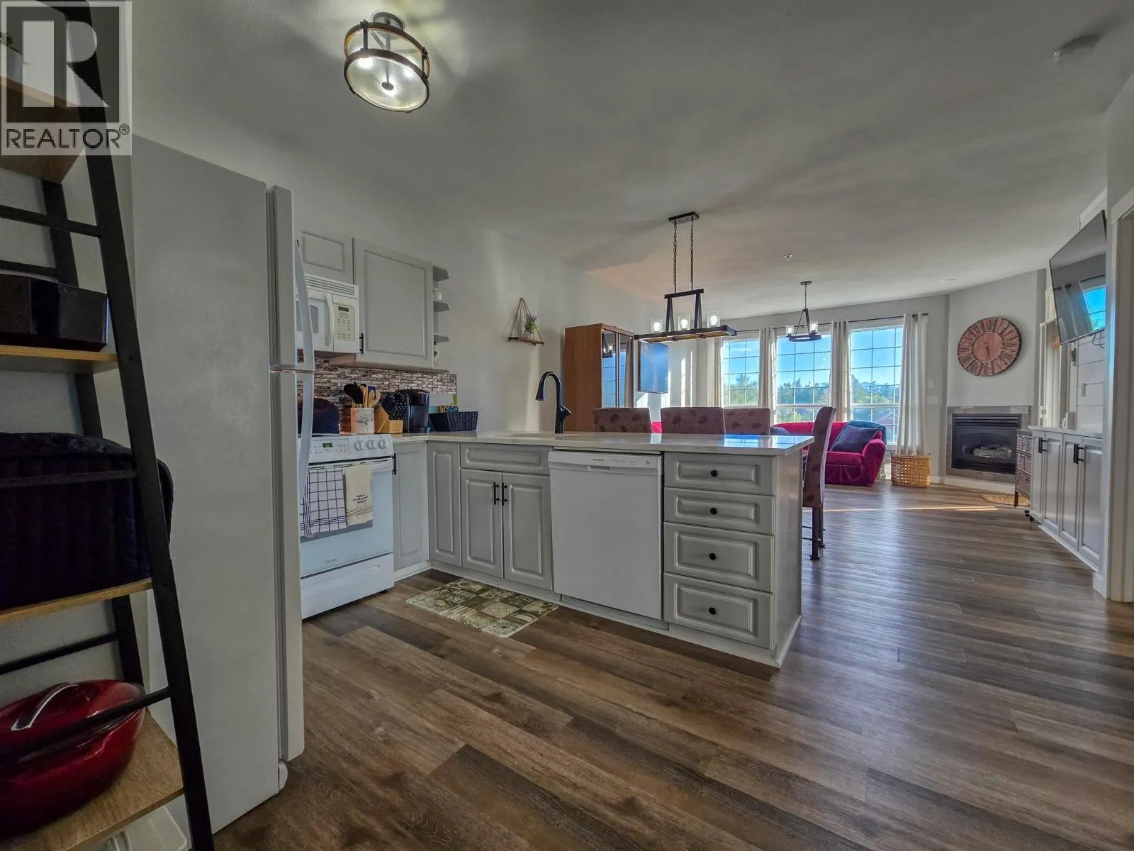 5052 Riverview Road Unit# 2008A
