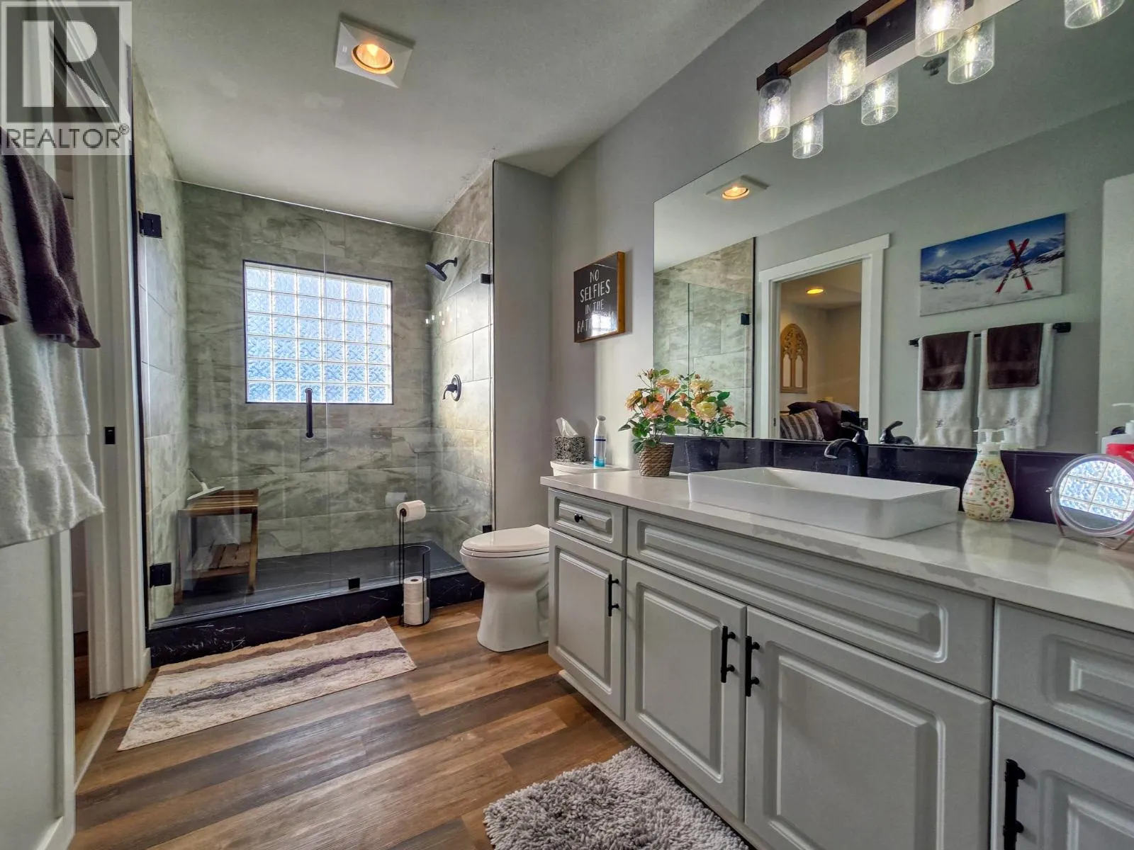 5052 Riverview Road Unit# 2008A