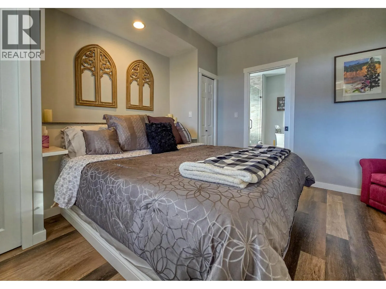 5052 Riverview Road Unit# 2008A