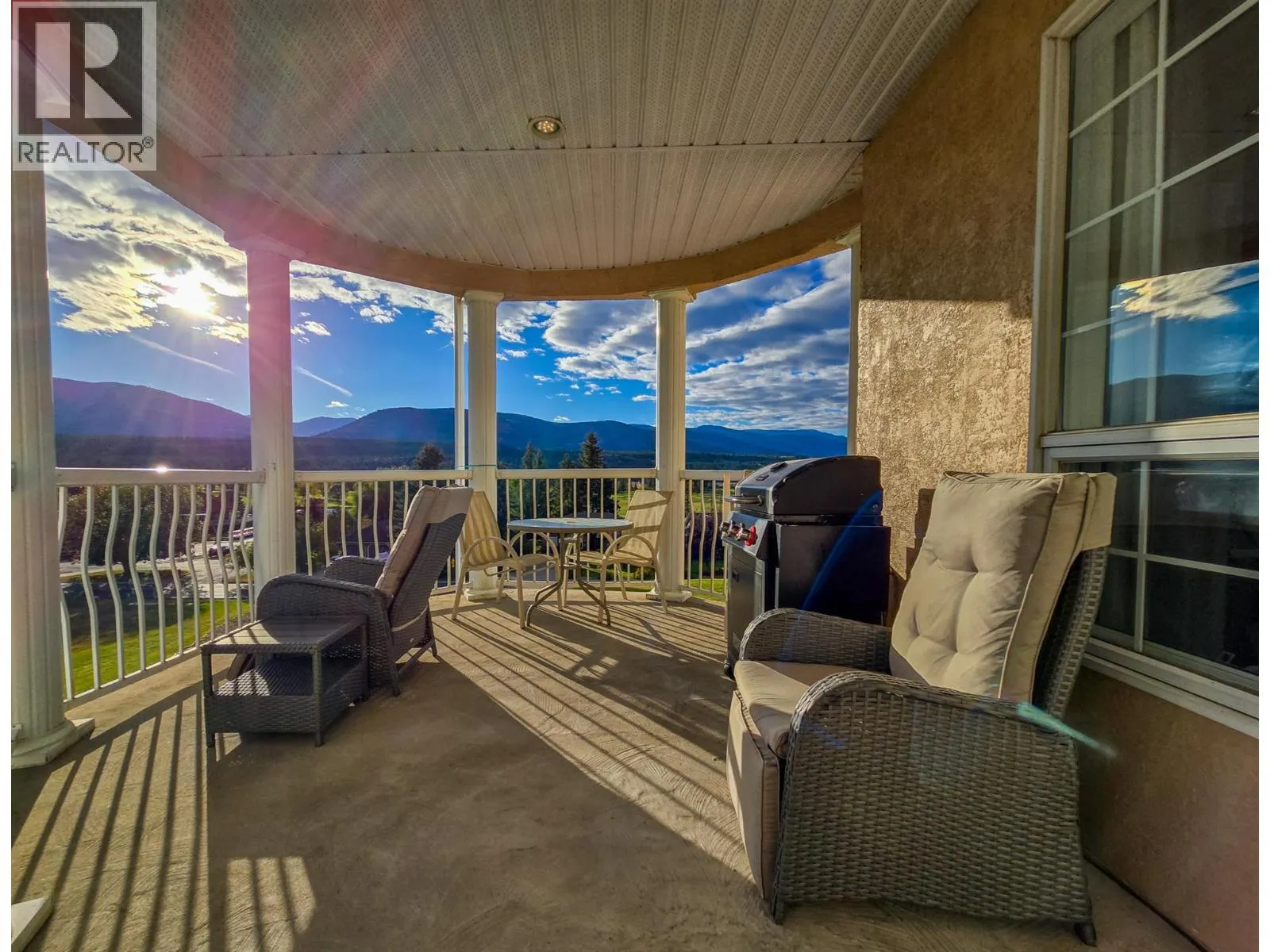 5052 Riverview Road Unit# 2008A