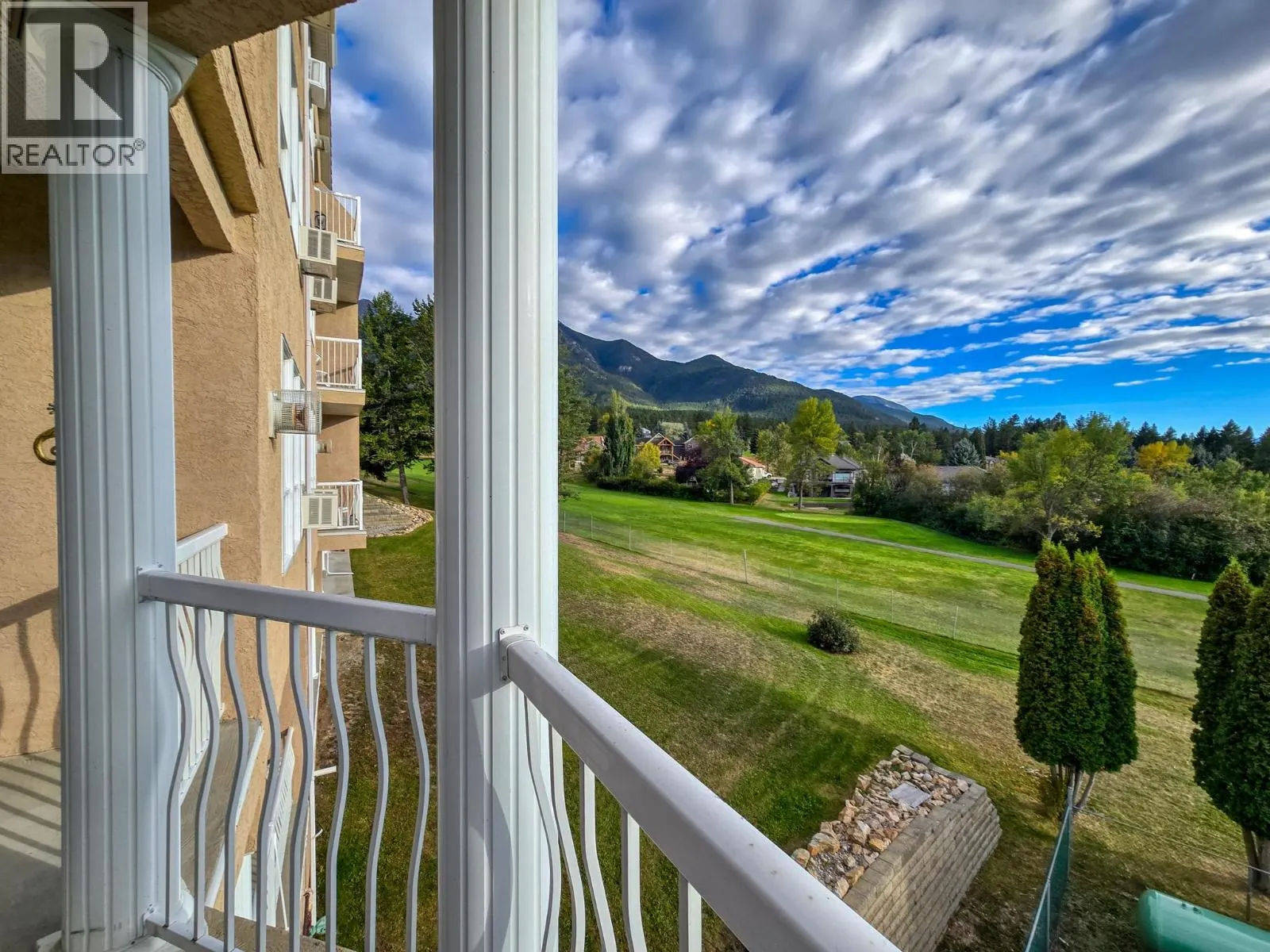 5052 Riverview Road Unit# 2008A
