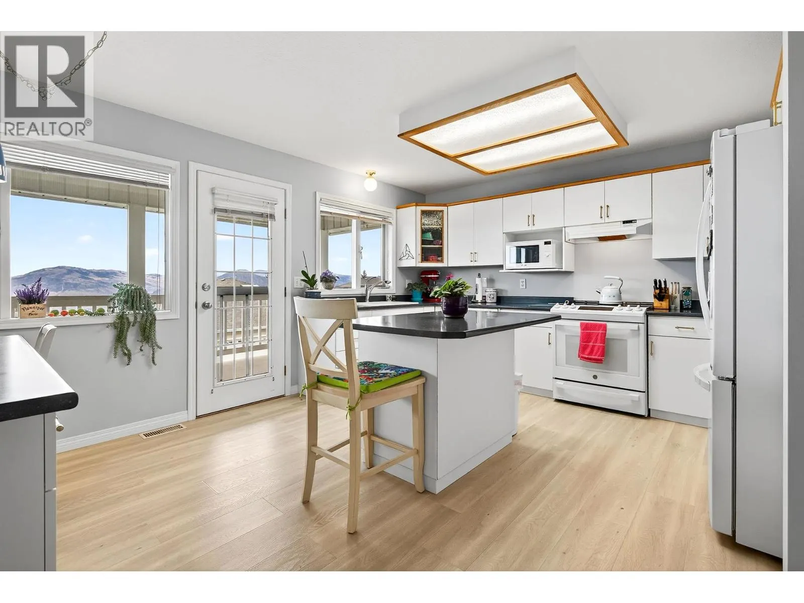 2030 Van Horne Drive Unit# 33