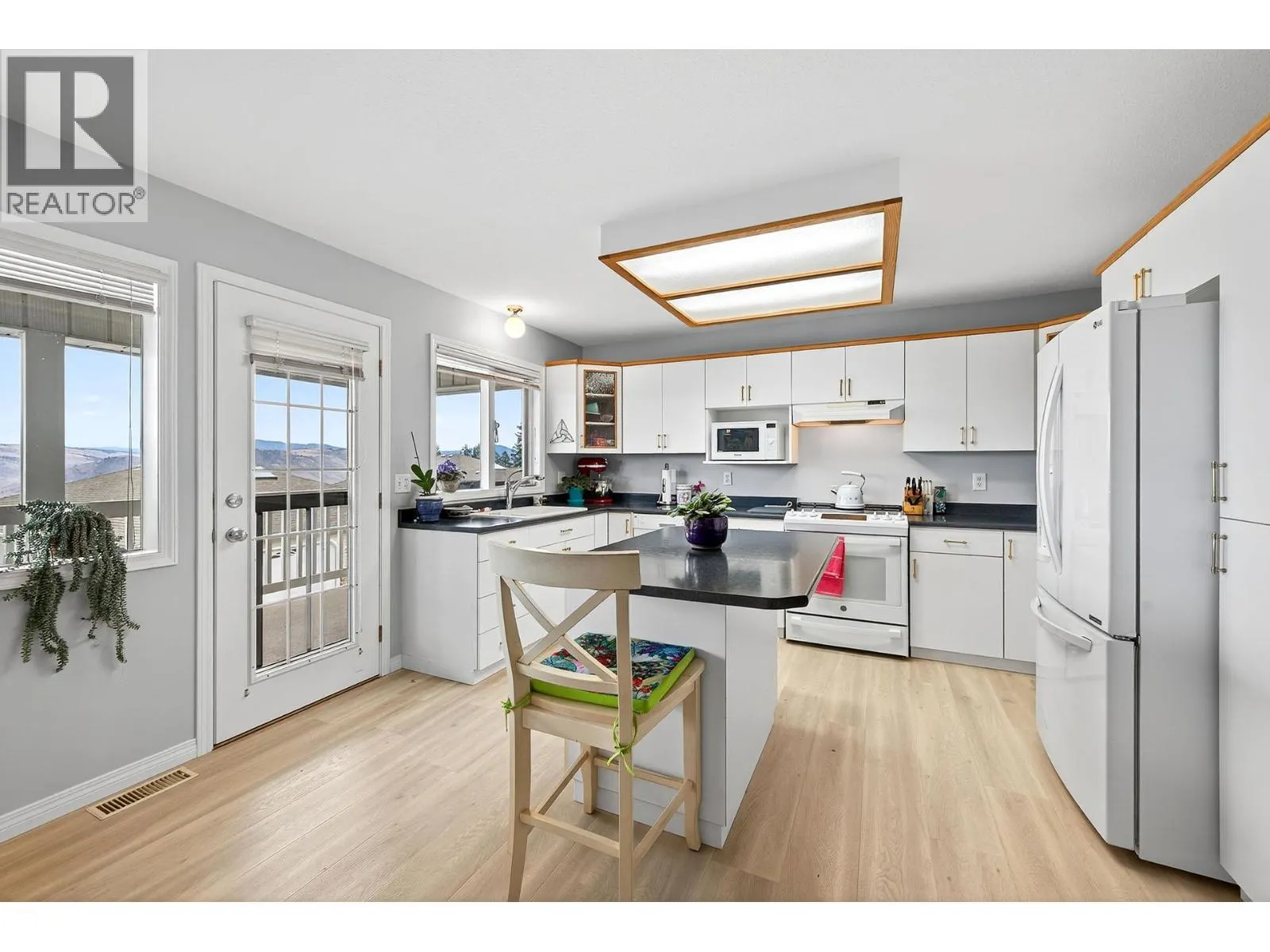 2030 Van Horne Drive Unit# 33