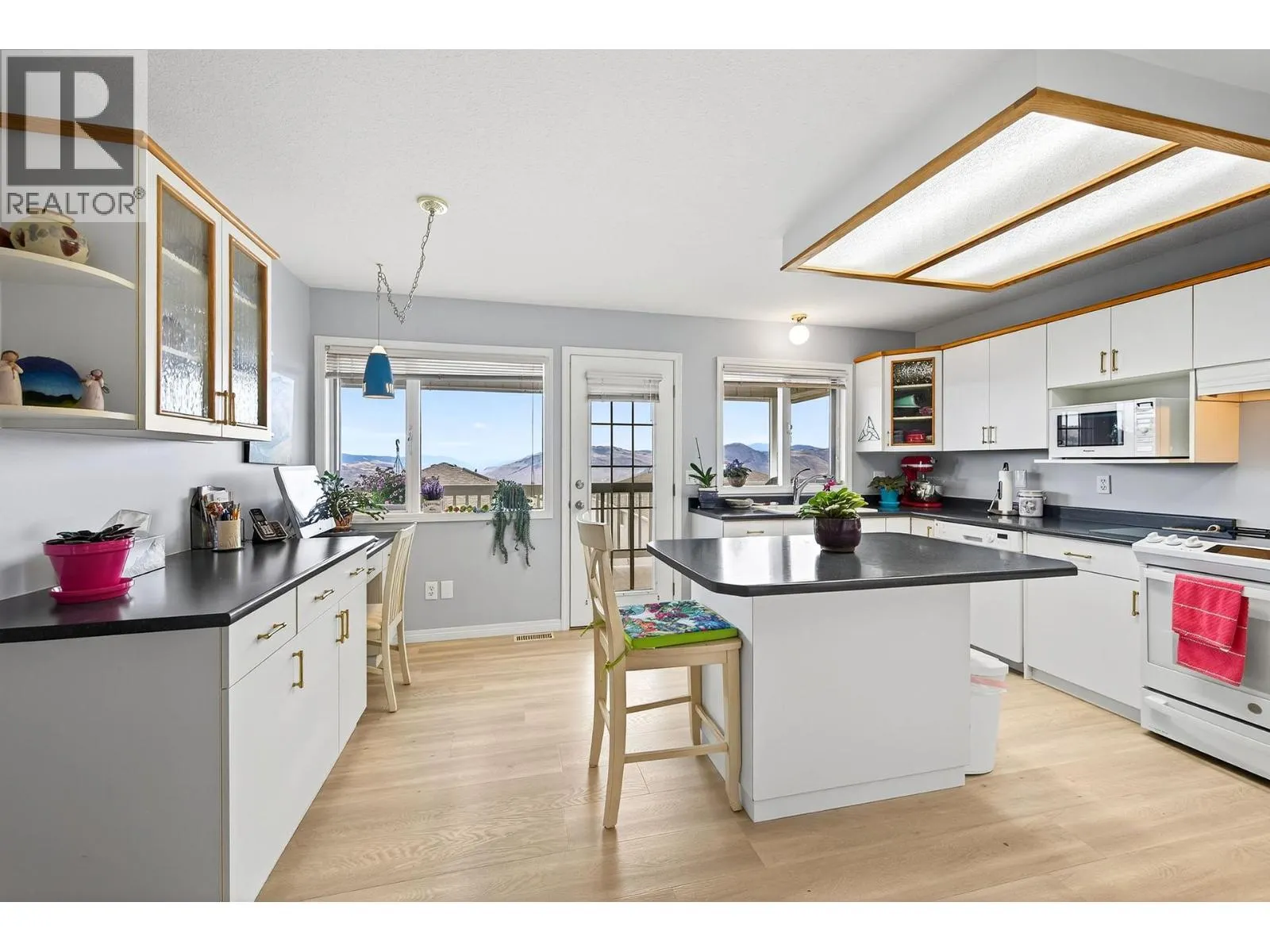 2030 Van Horne Drive Unit# 33