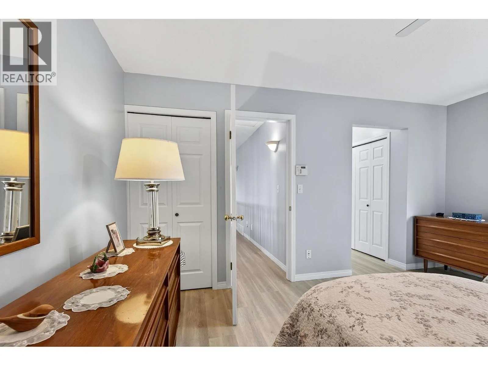 2030 Van Horne Drive Unit# 33