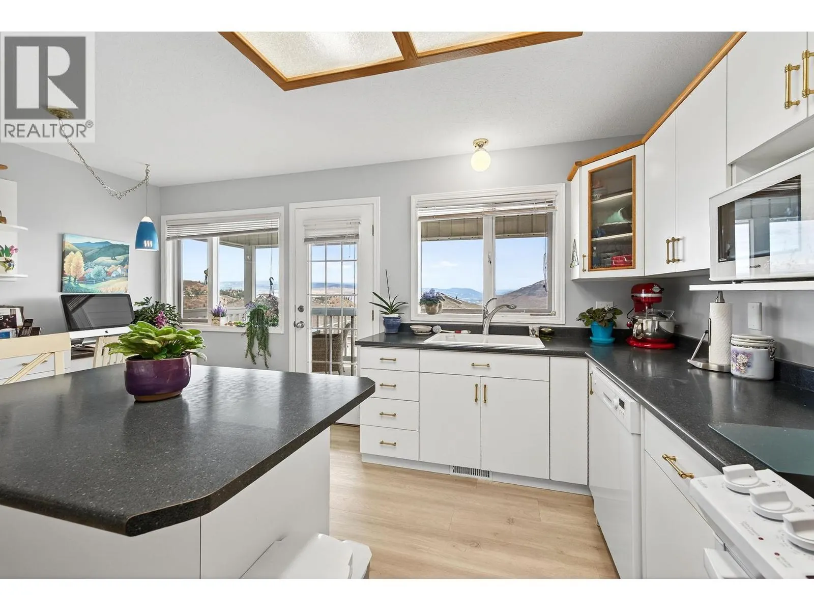 2030 Van Horne Drive Unit# 33