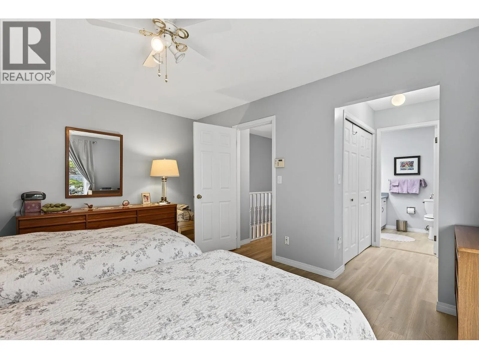 2030 Van Horne Drive Unit# 33
