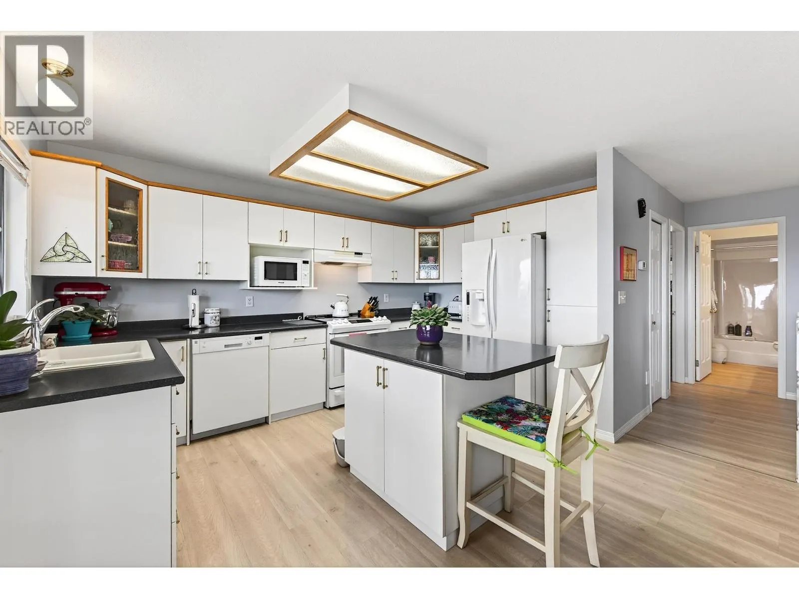 2030 Van Horne Drive Unit# 33