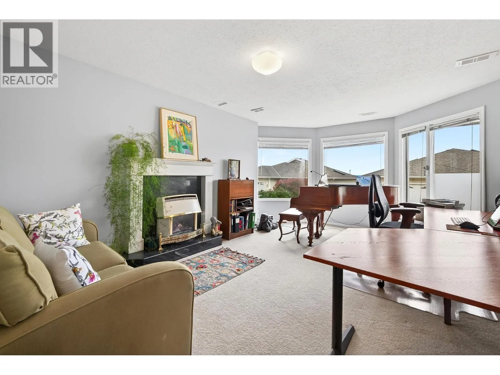 2030 Van Horne Drive Unit# 33