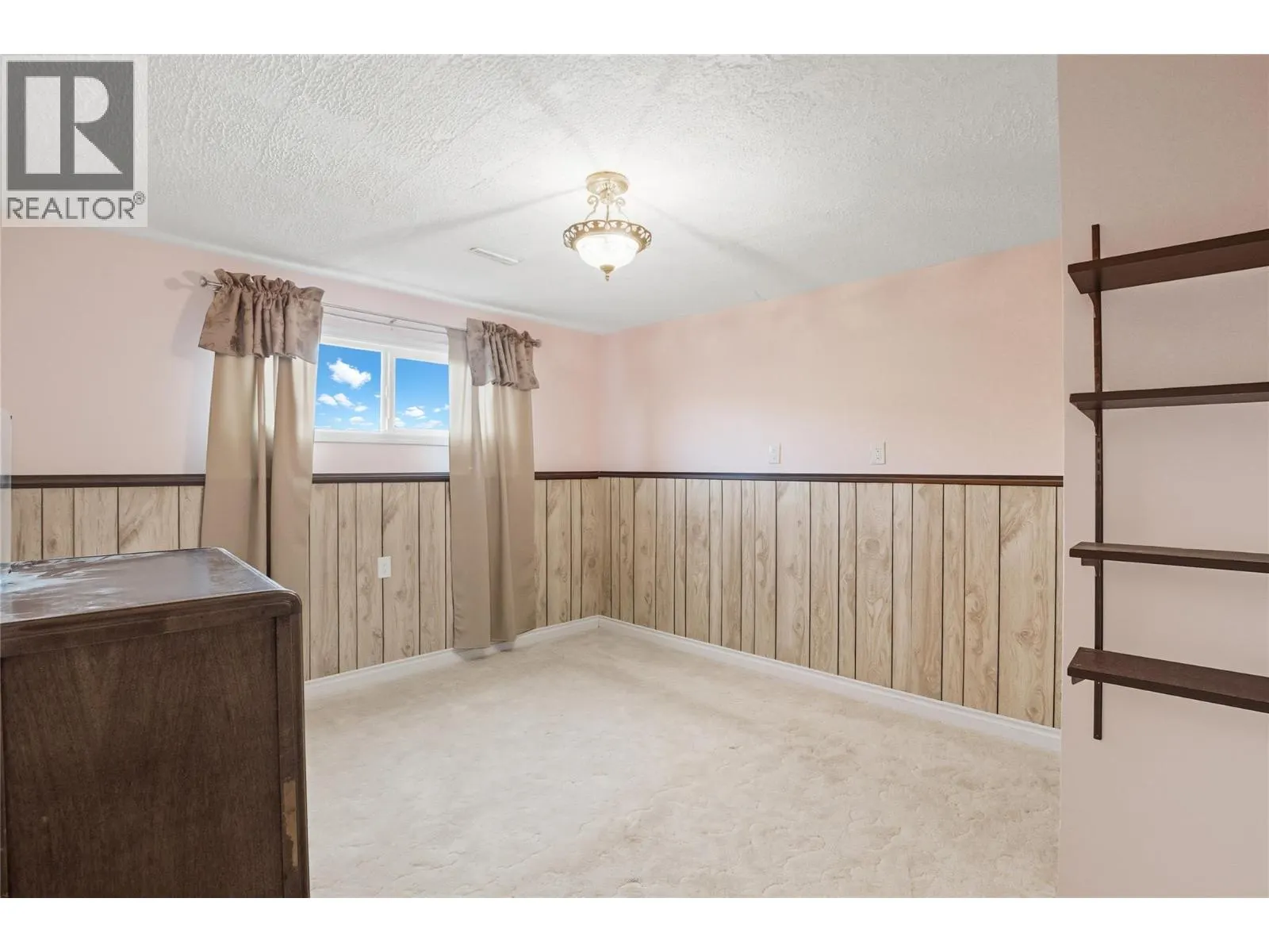 1047 Lamar Place