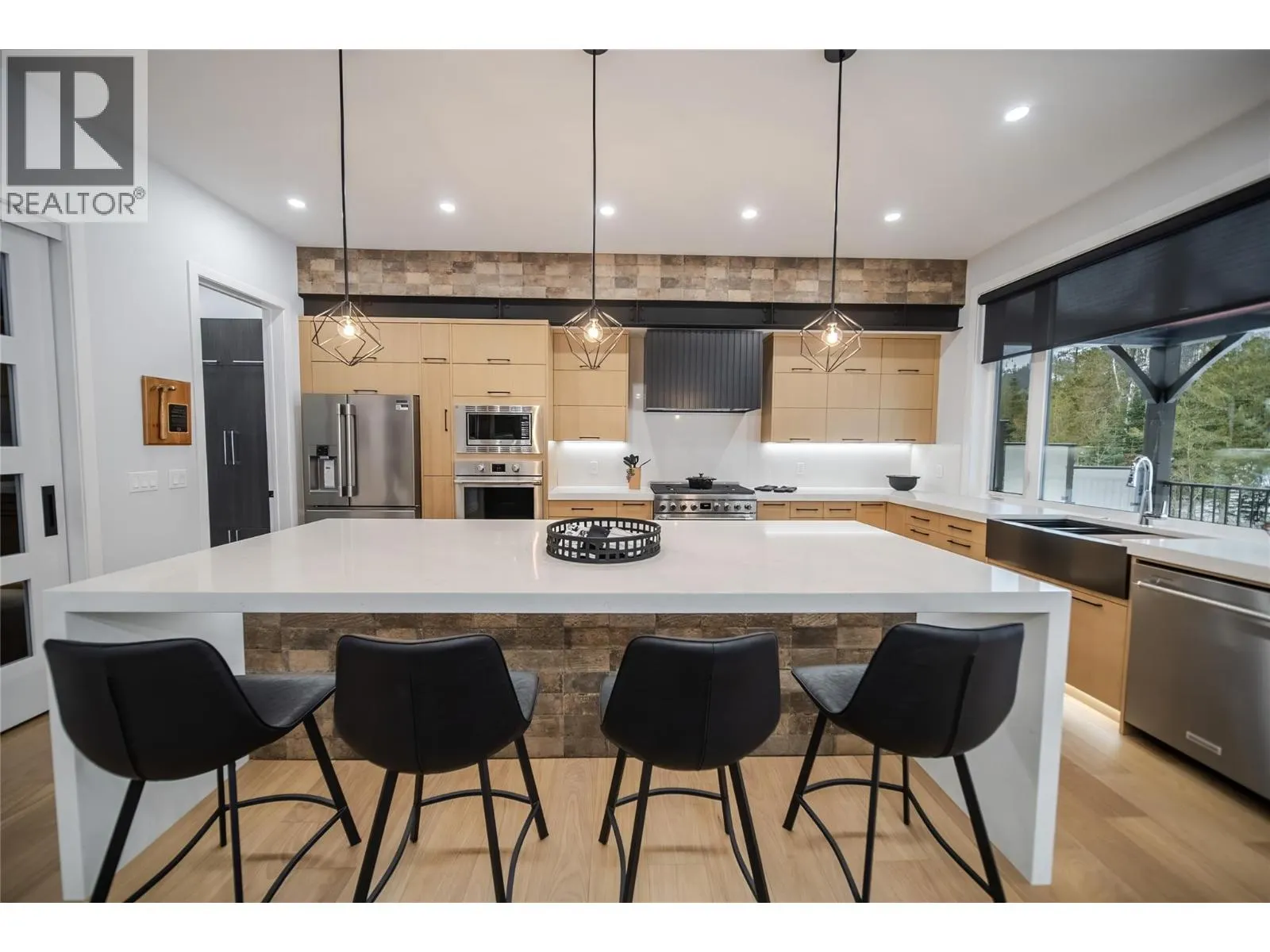 31 Mammoth Drive