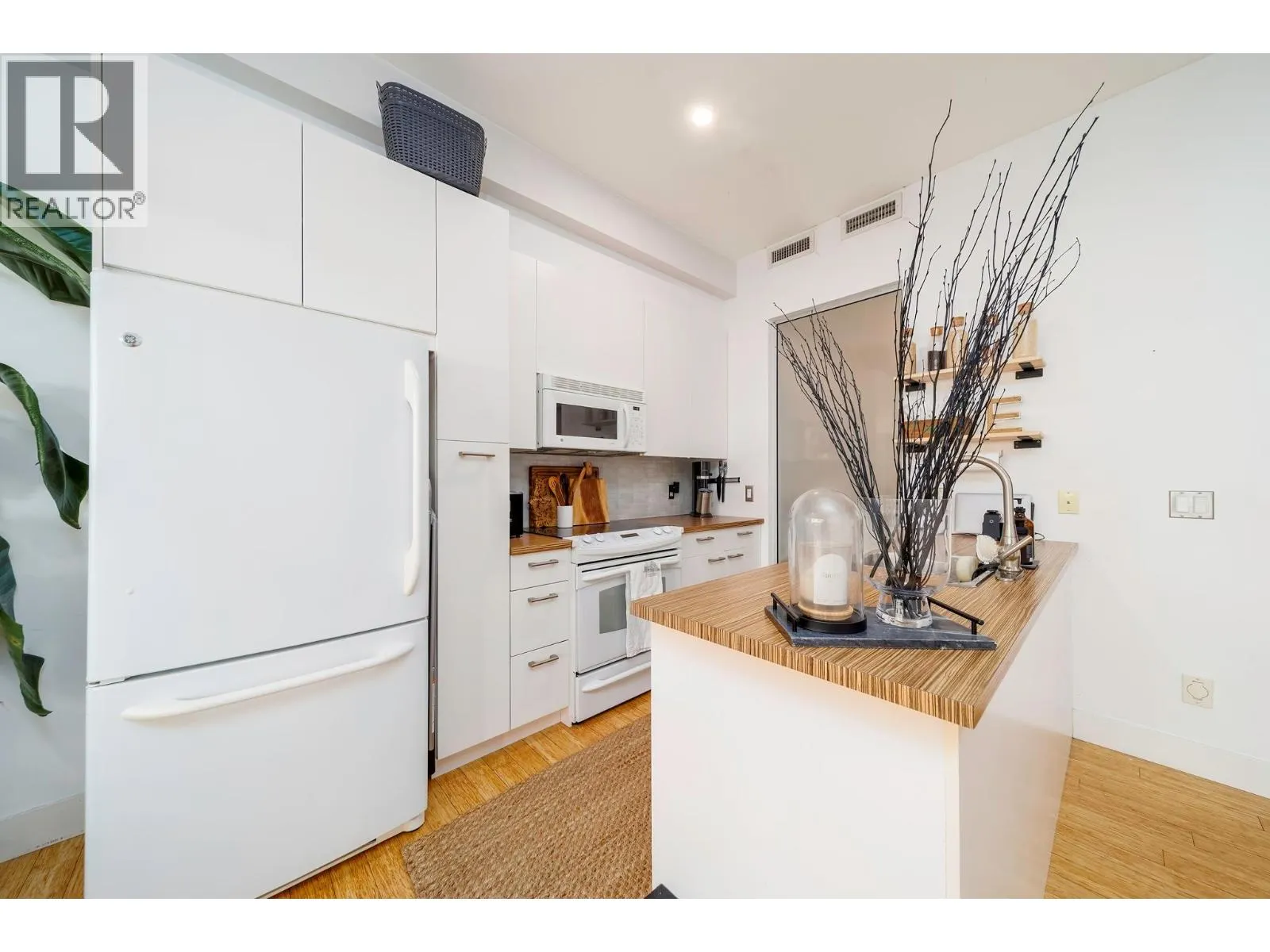 1289 Ellis Street Unit# 212