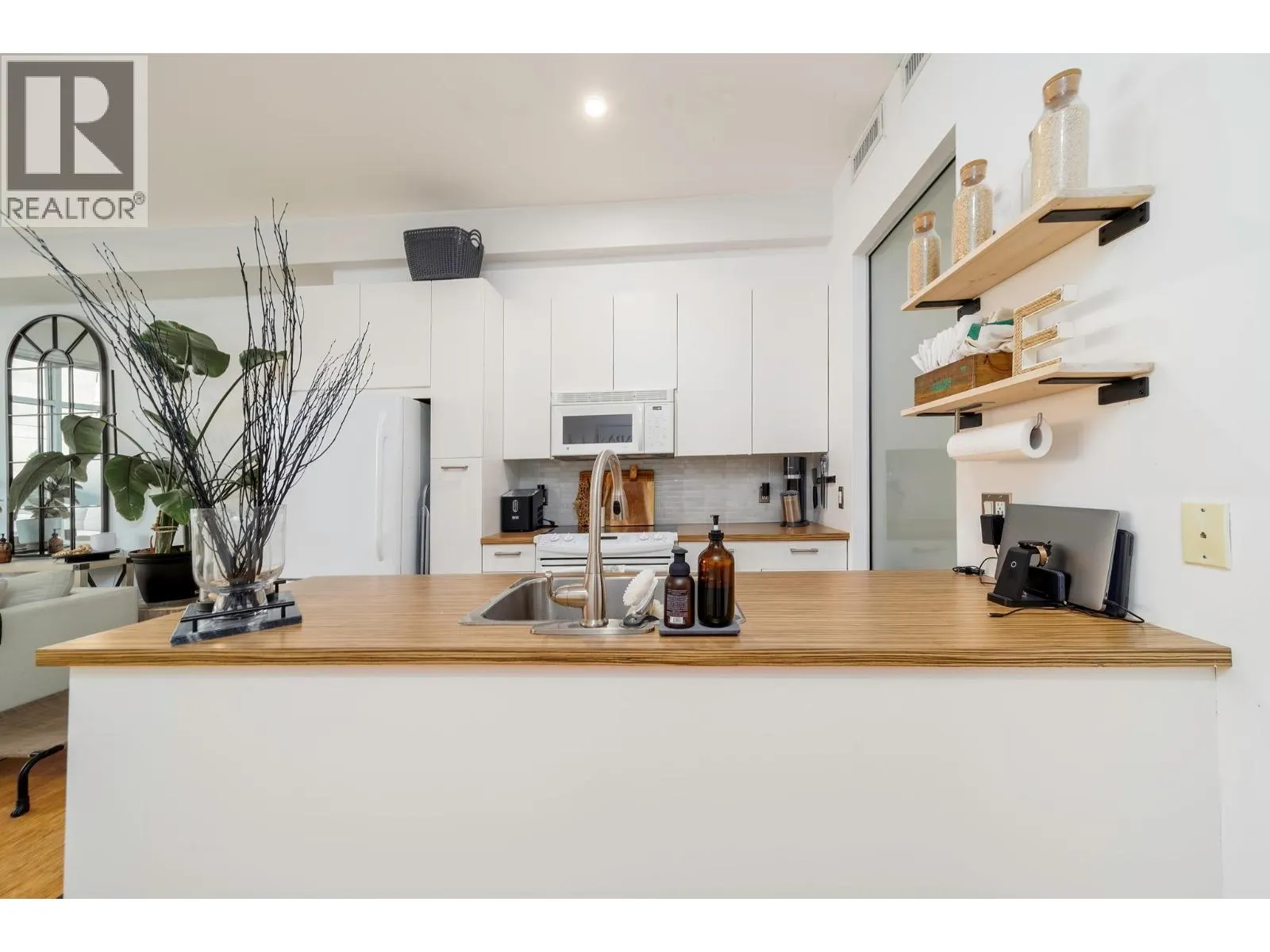1289 Ellis Street Unit# 212