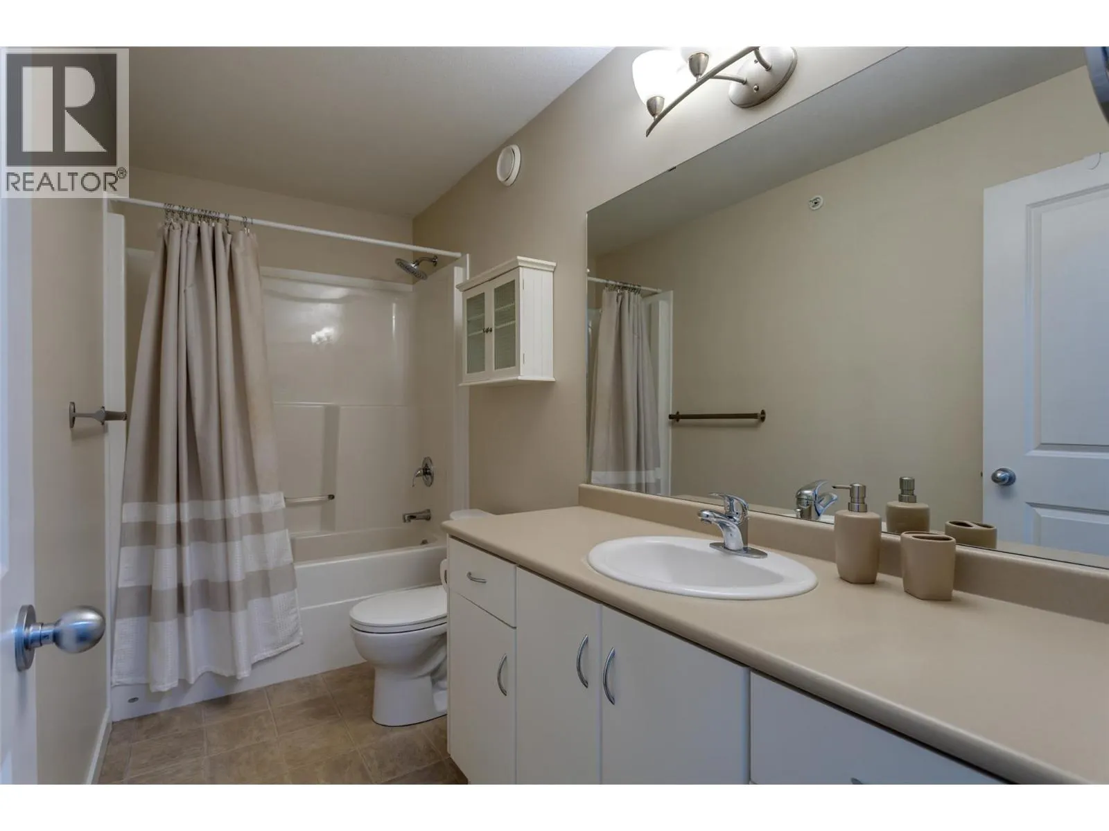 1475 Glenmore Road N Unit# 205A