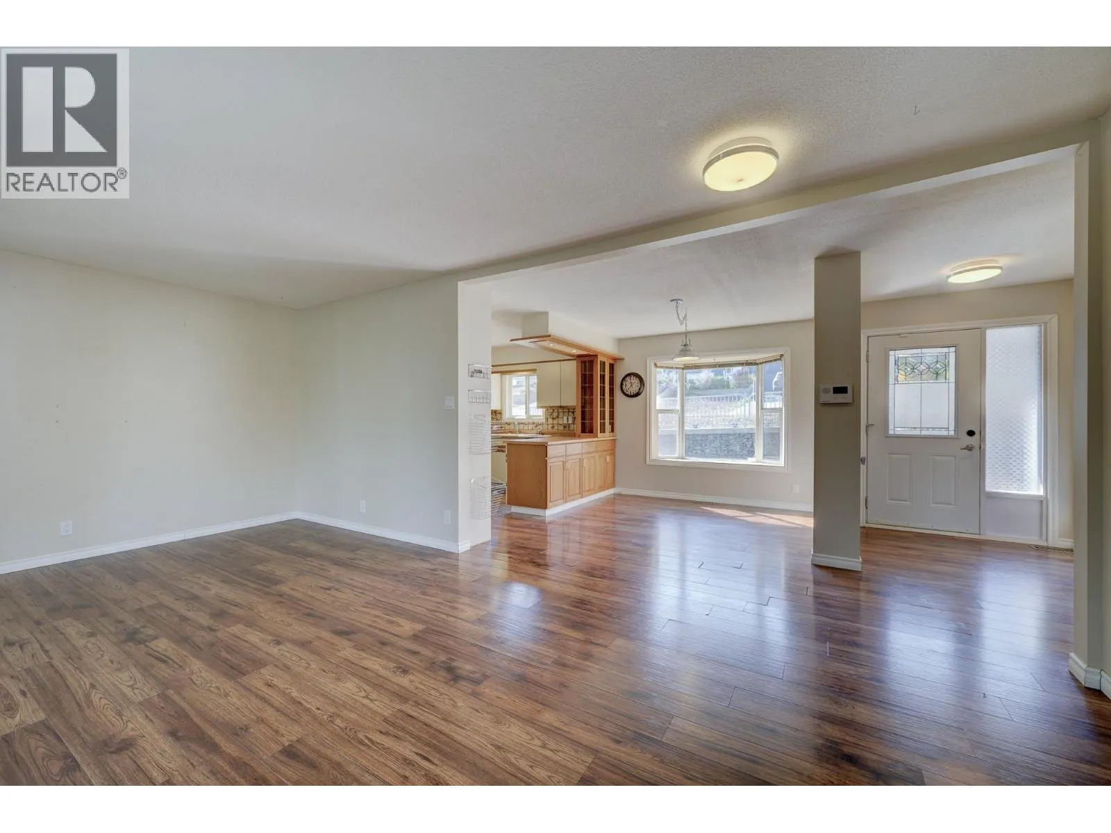 880 WOODHAVEN Drive