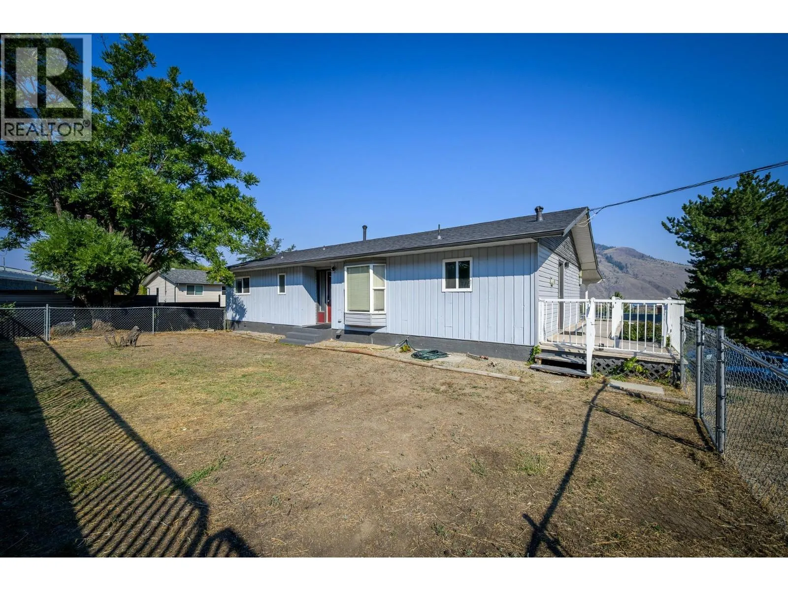 880 WOODHAVEN Drive