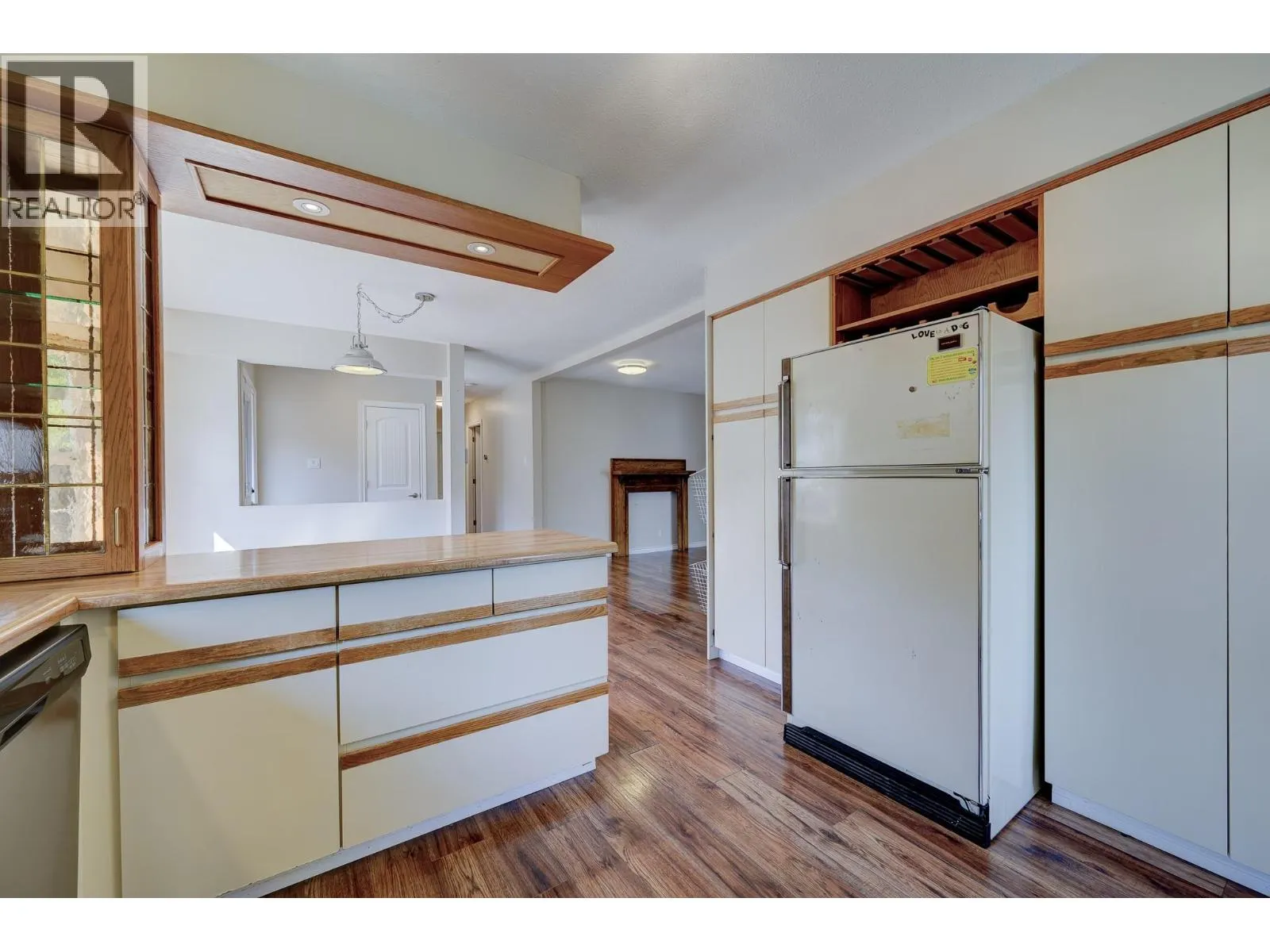 880 WOODHAVEN Drive