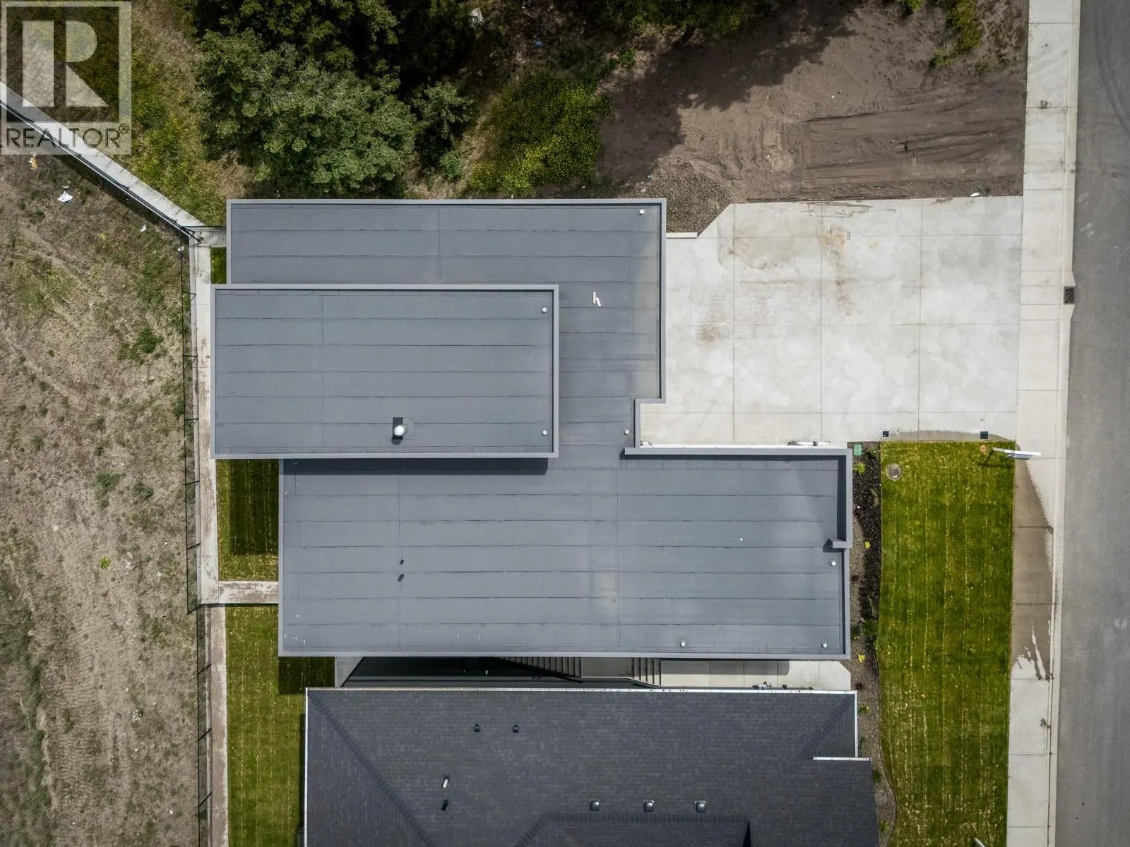2140 LINFIELD Drive