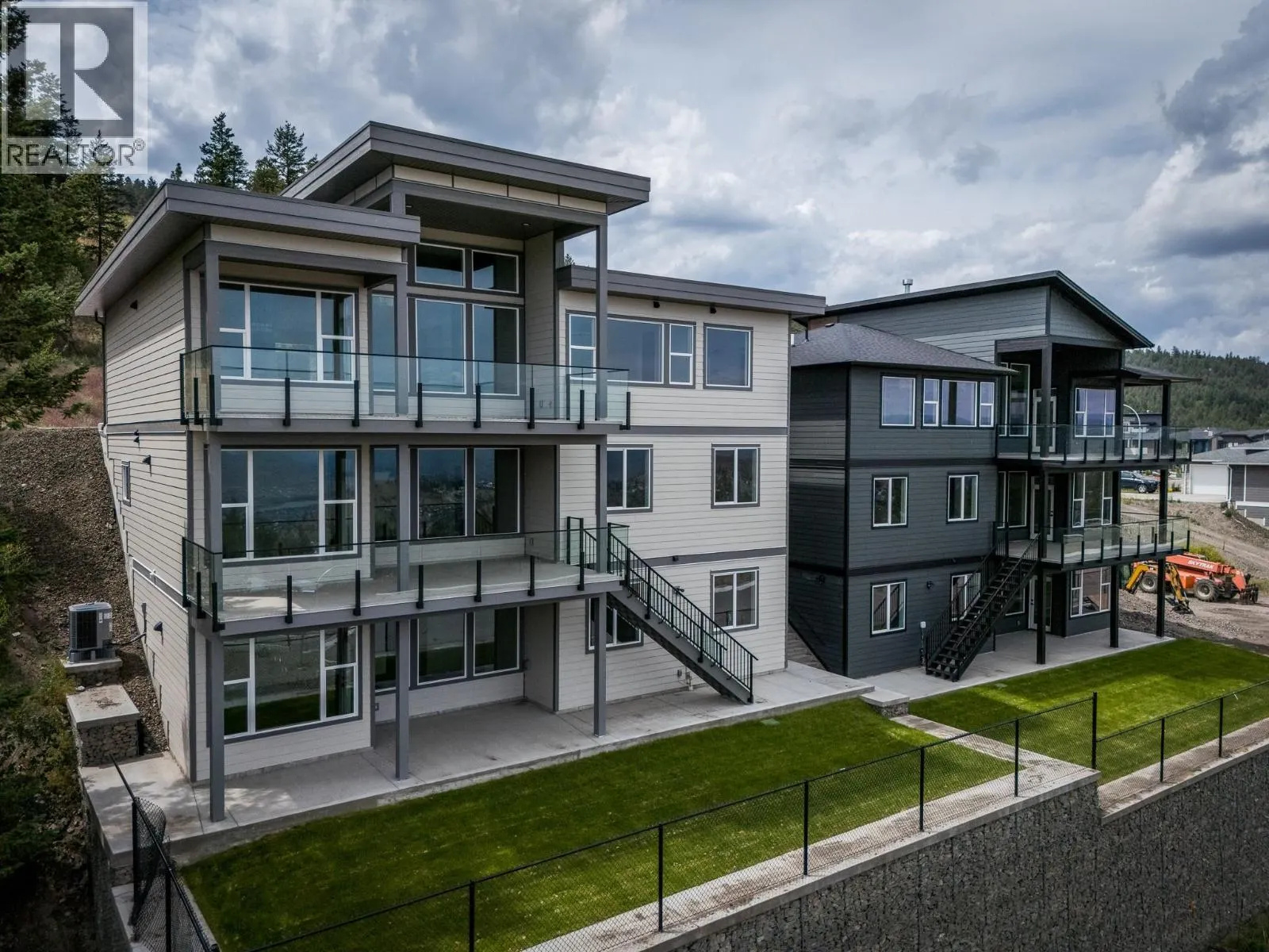 2140 LINFIELD Drive