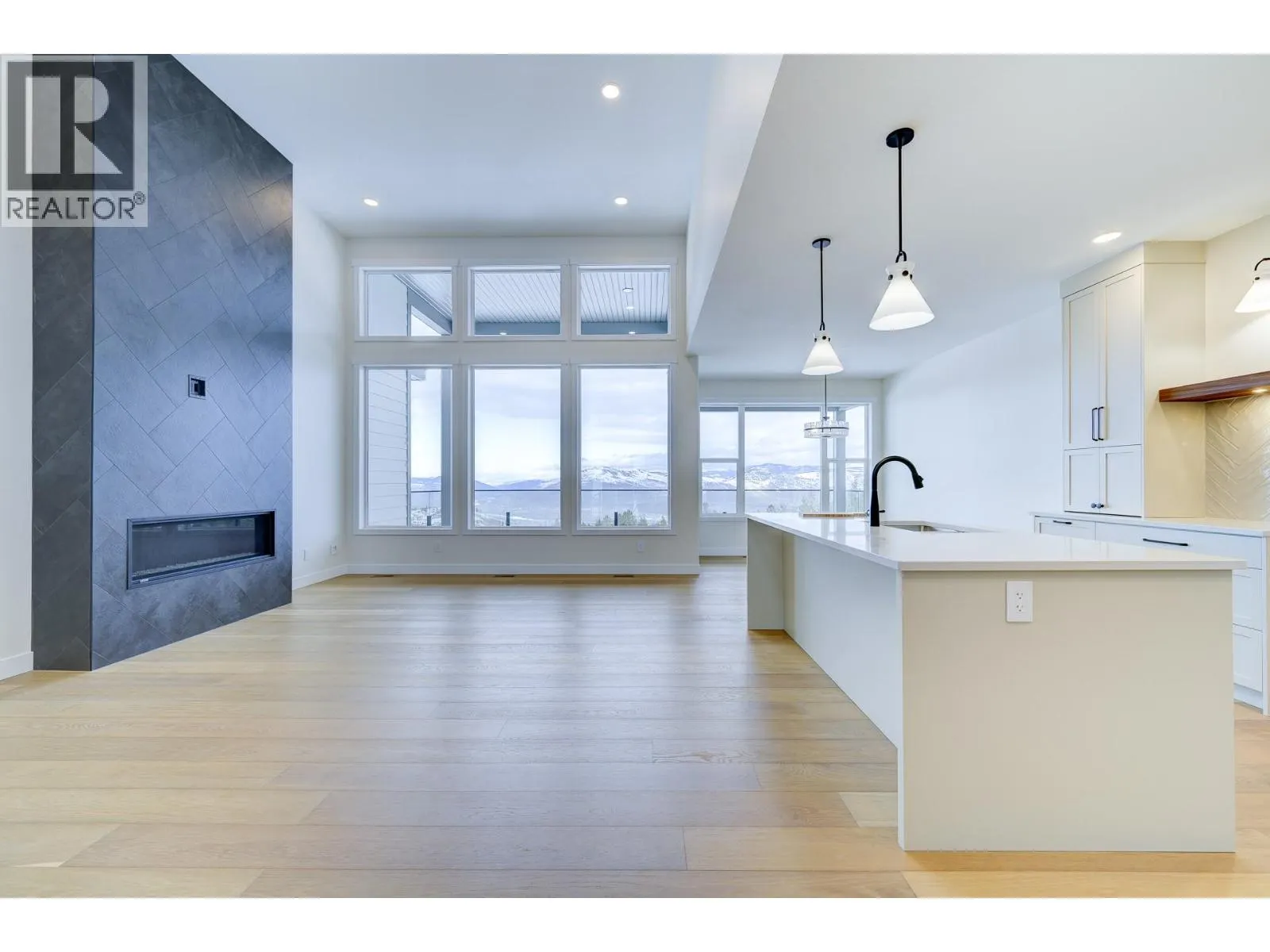 2140 LINFIELD Drive