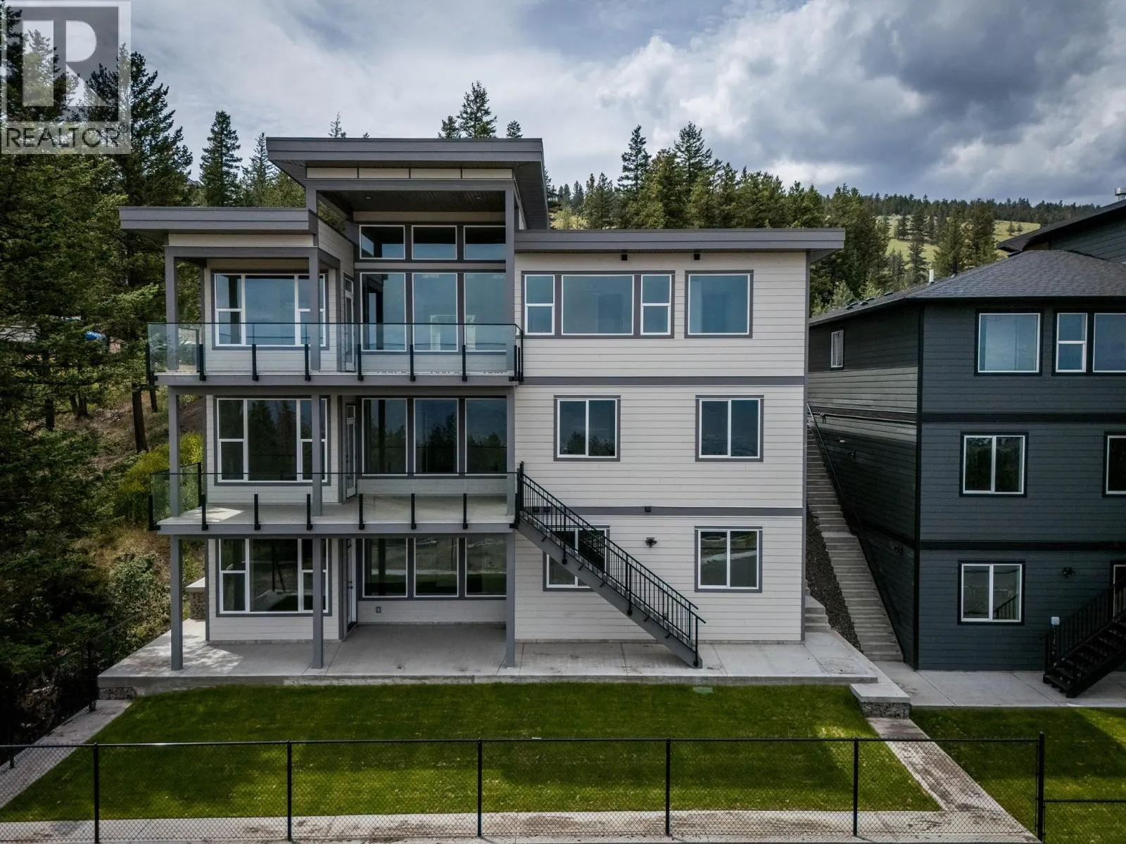 2140 LINFIELD Drive
