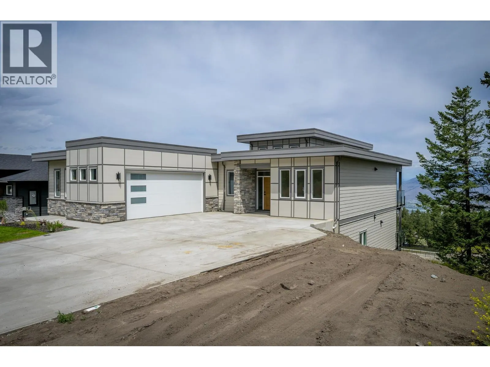 2140 LINFIELD Drive