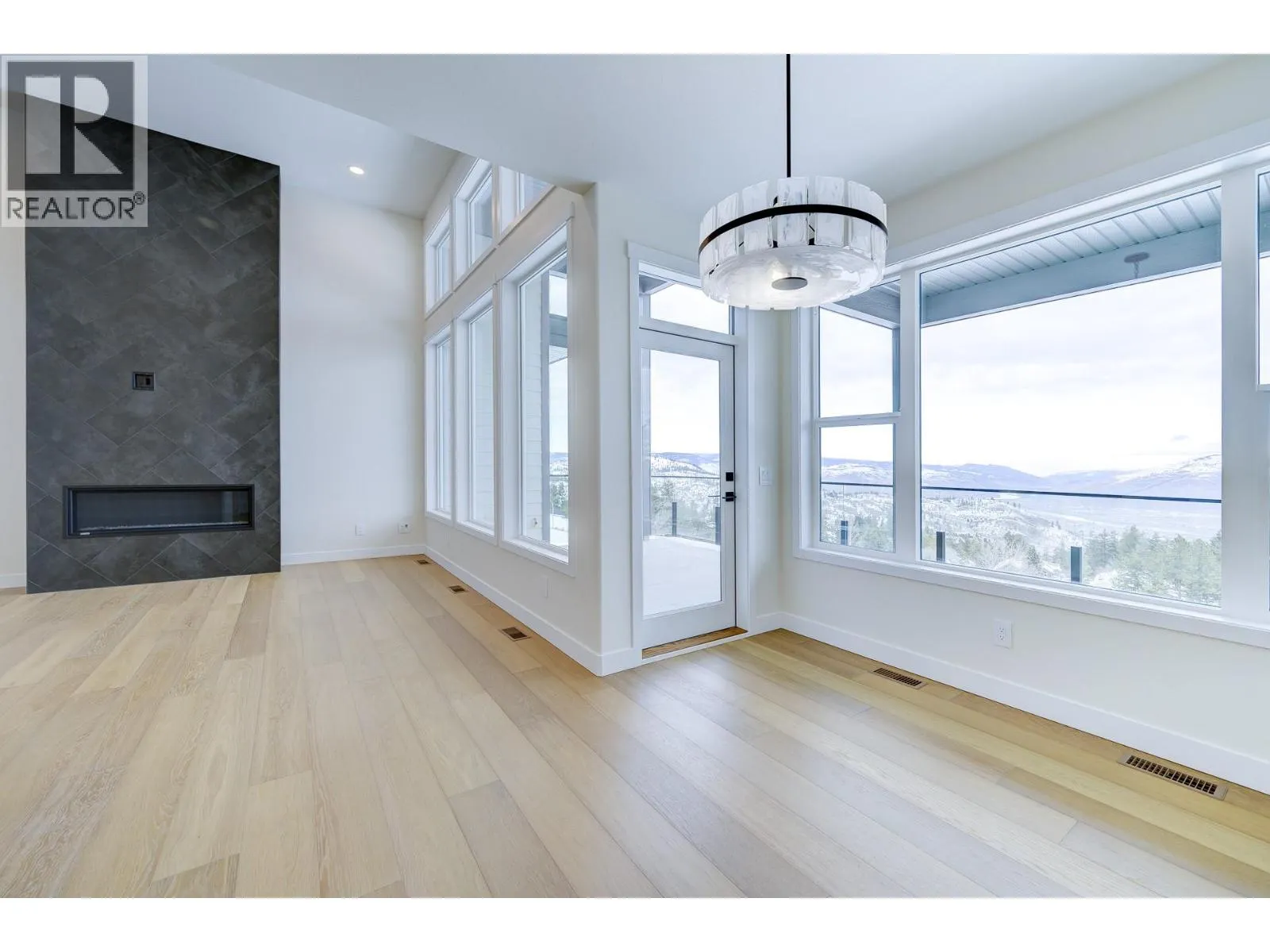2140 LINFIELD Drive