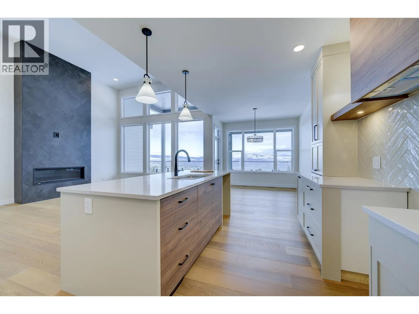 2140 LINFIELD Drive