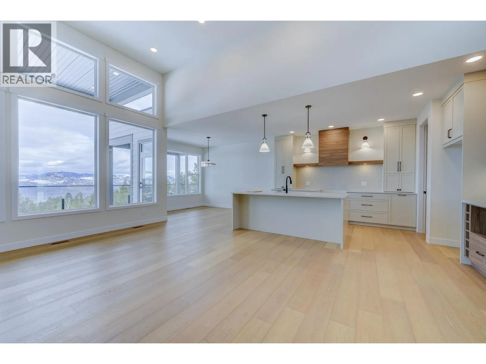 2140 LINFIELD Drive