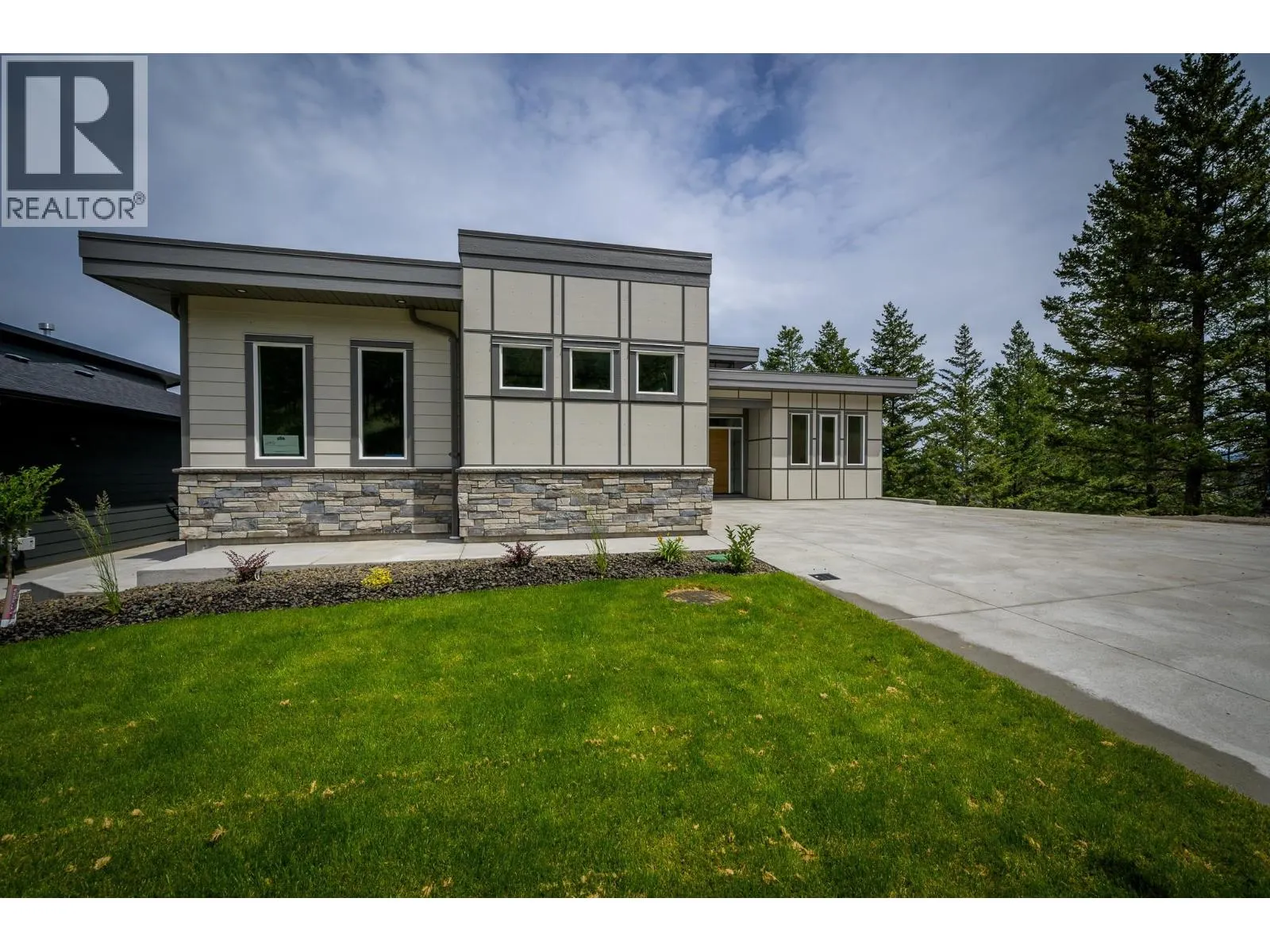 2140 LINFIELD Drive