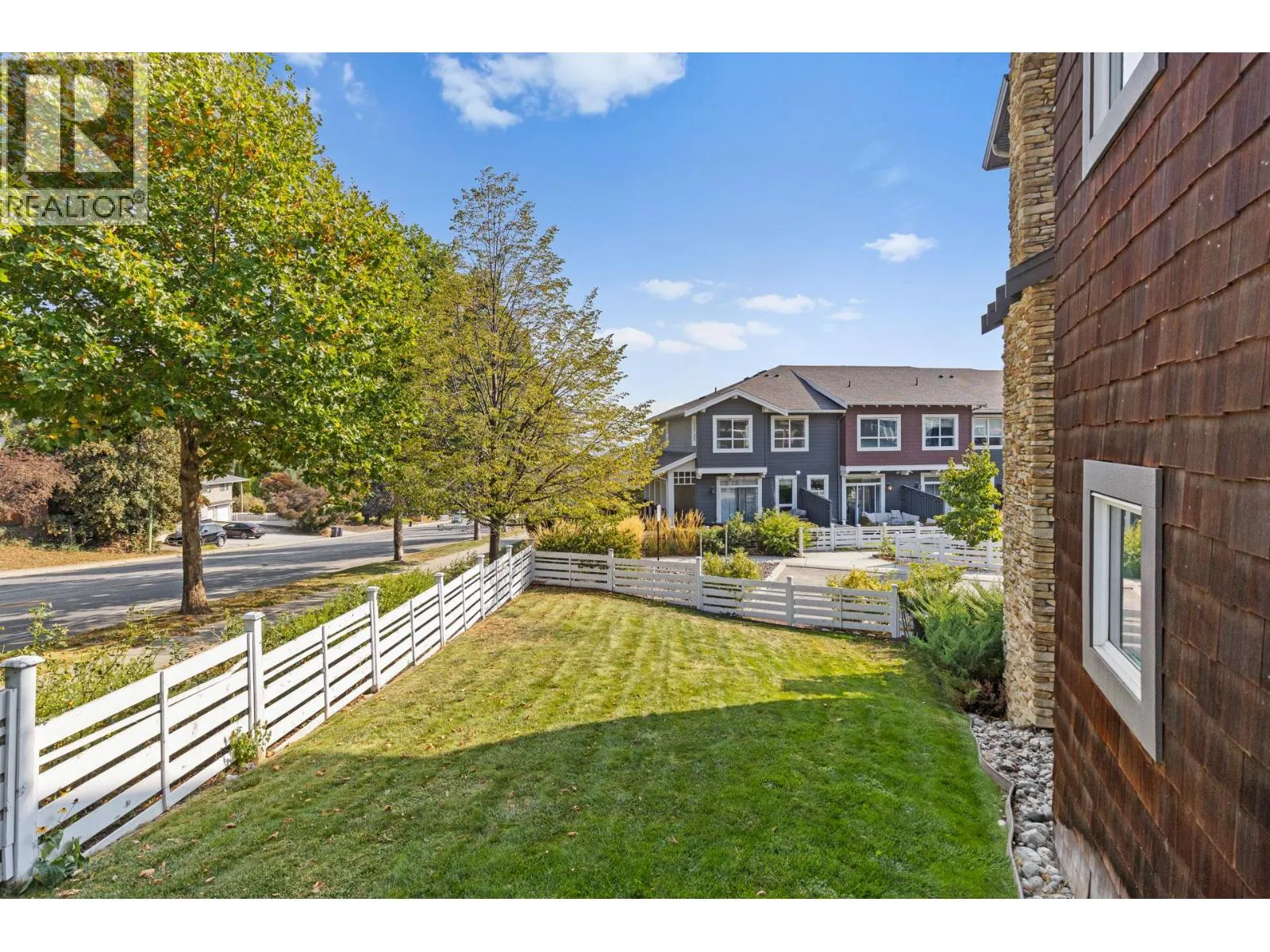 589 Boynton Place