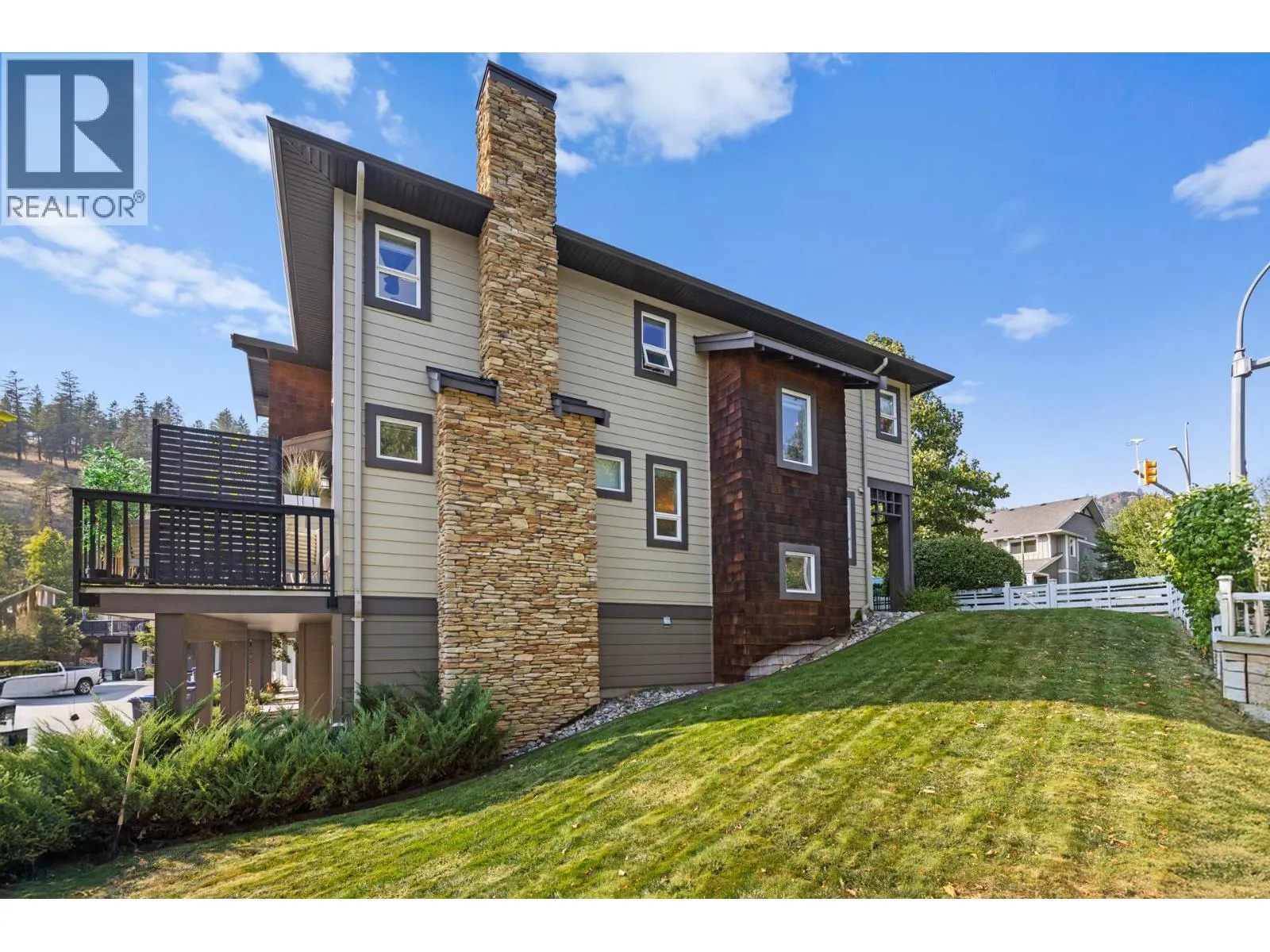 589 Boynton Place