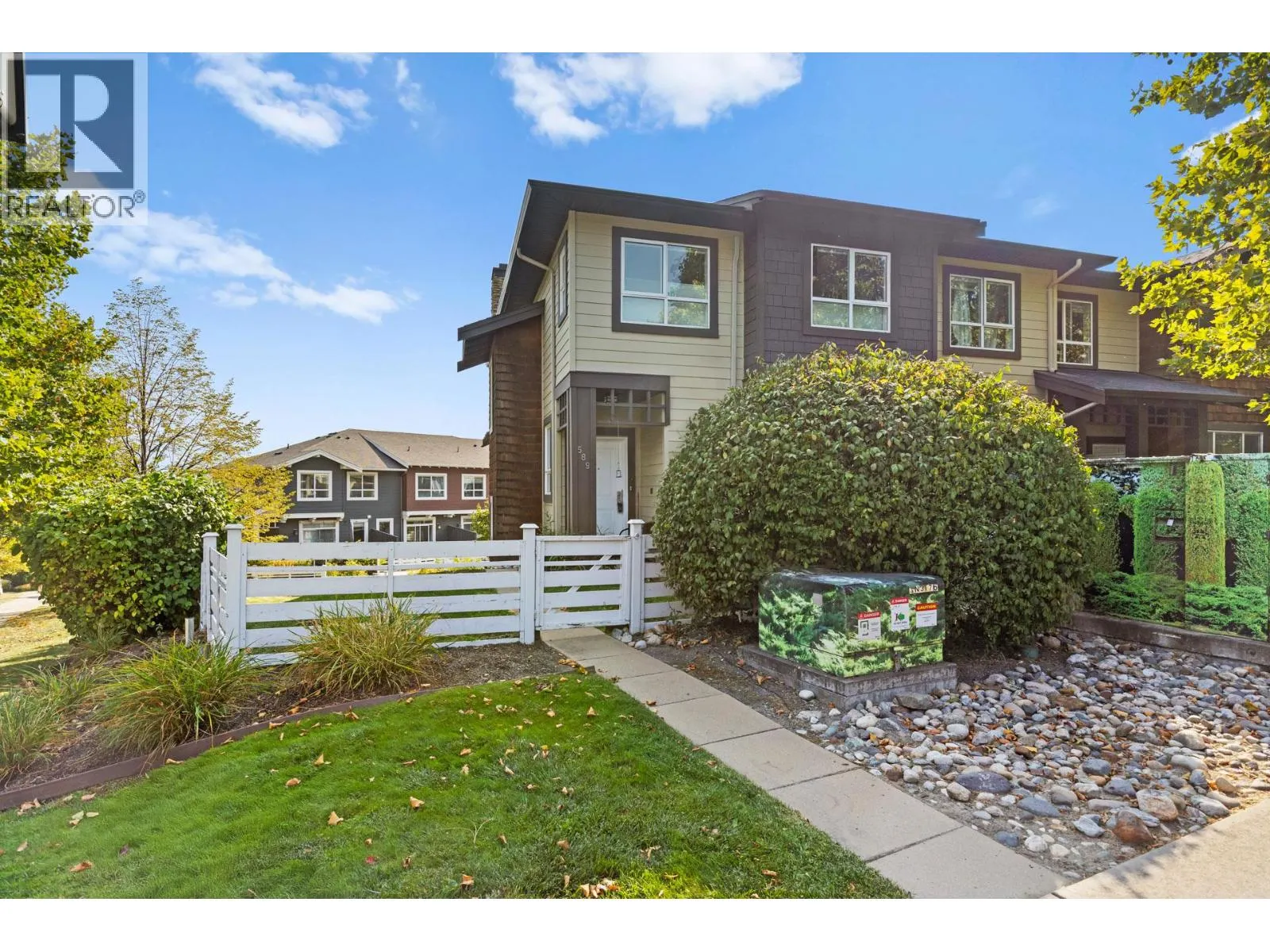 589 Boynton Place