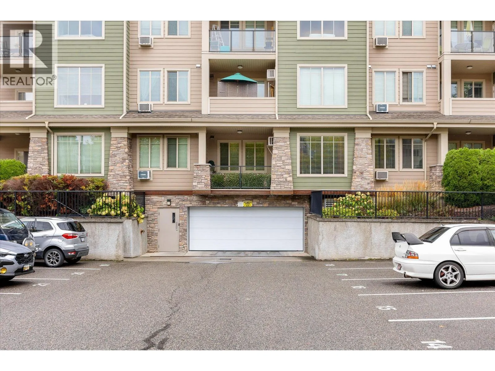 3739 Casorso Road Unit# 103