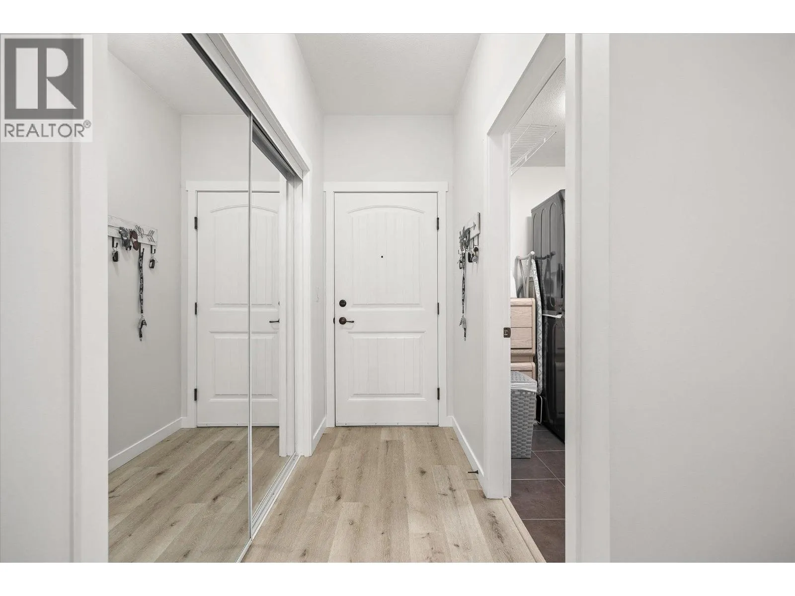 3739 Casorso Road Unit# 103