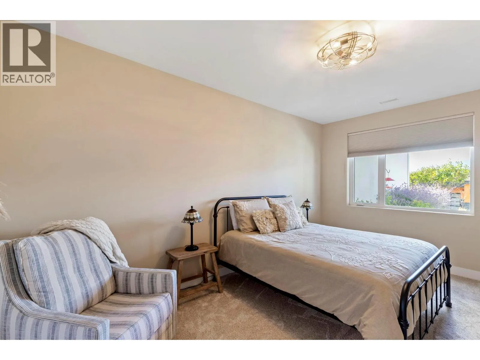 1768 Slateview Crescent