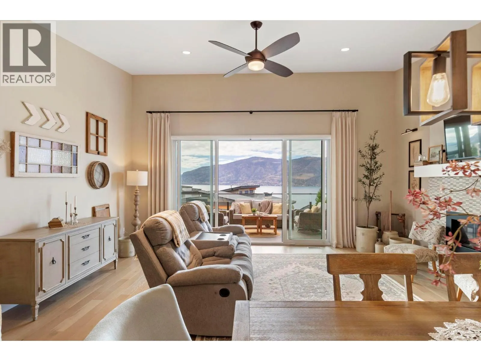 1768 Slateview Crescent