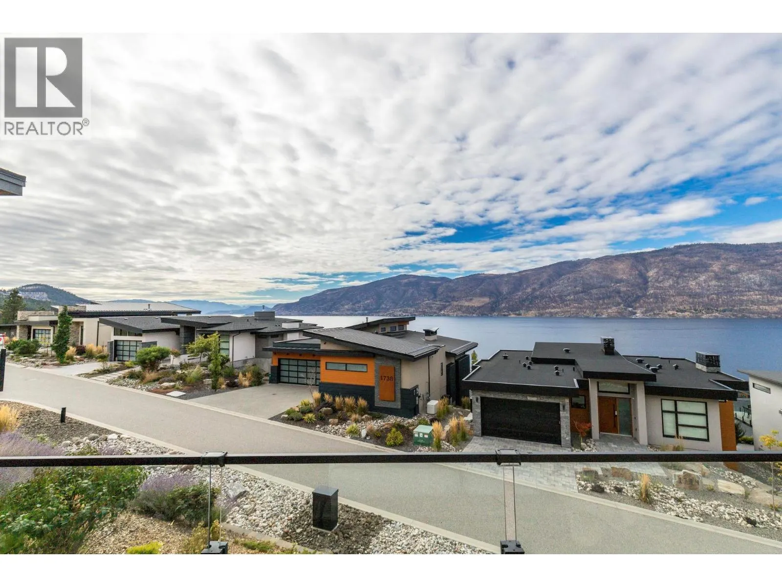 1768 Slateview Crescent
