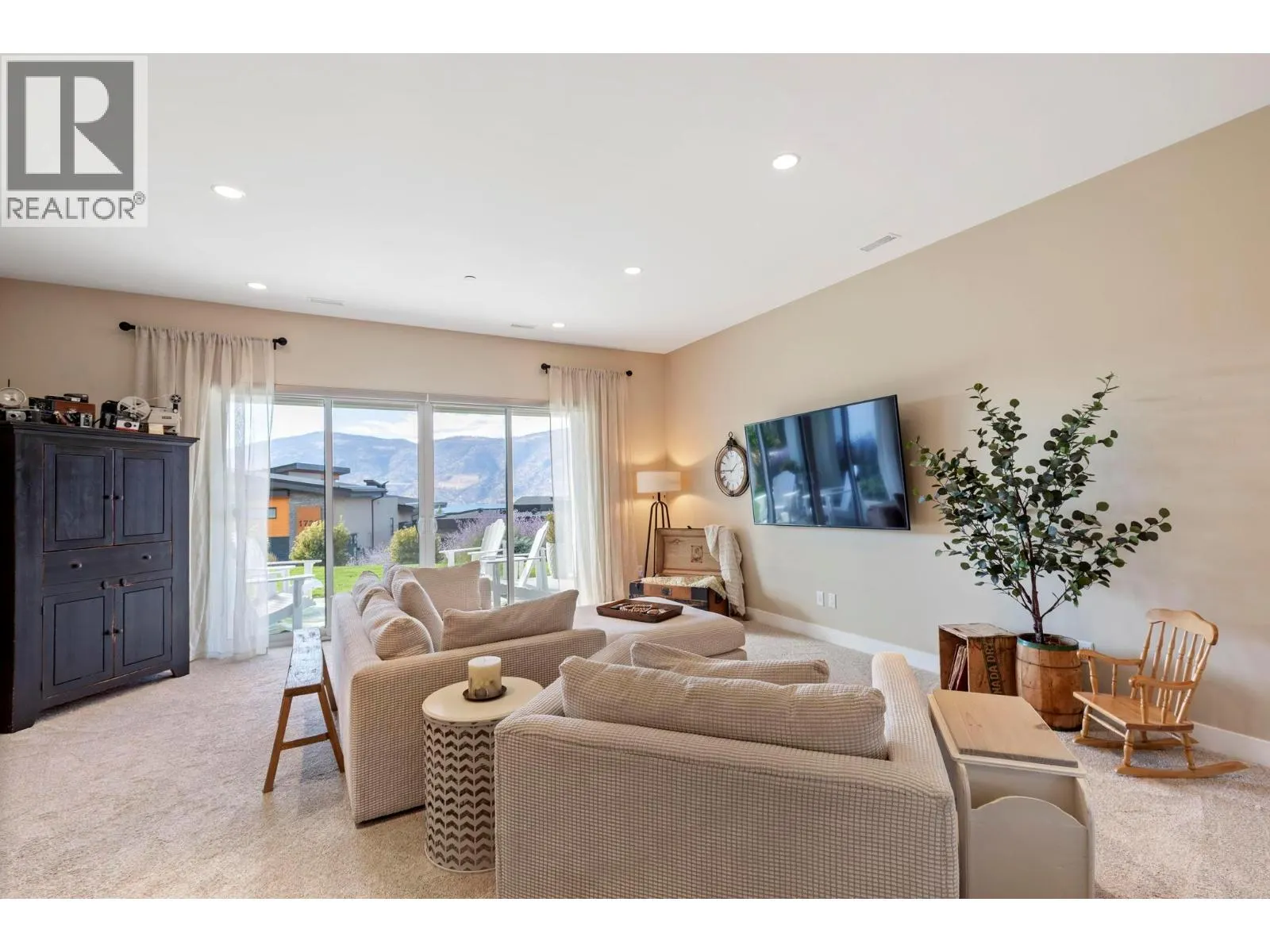 1768 Slateview Crescent