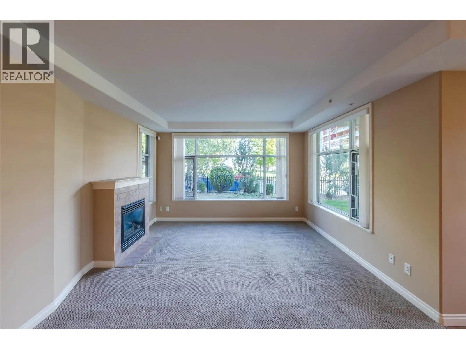 100 Lakeshore Drive W Unit# 115