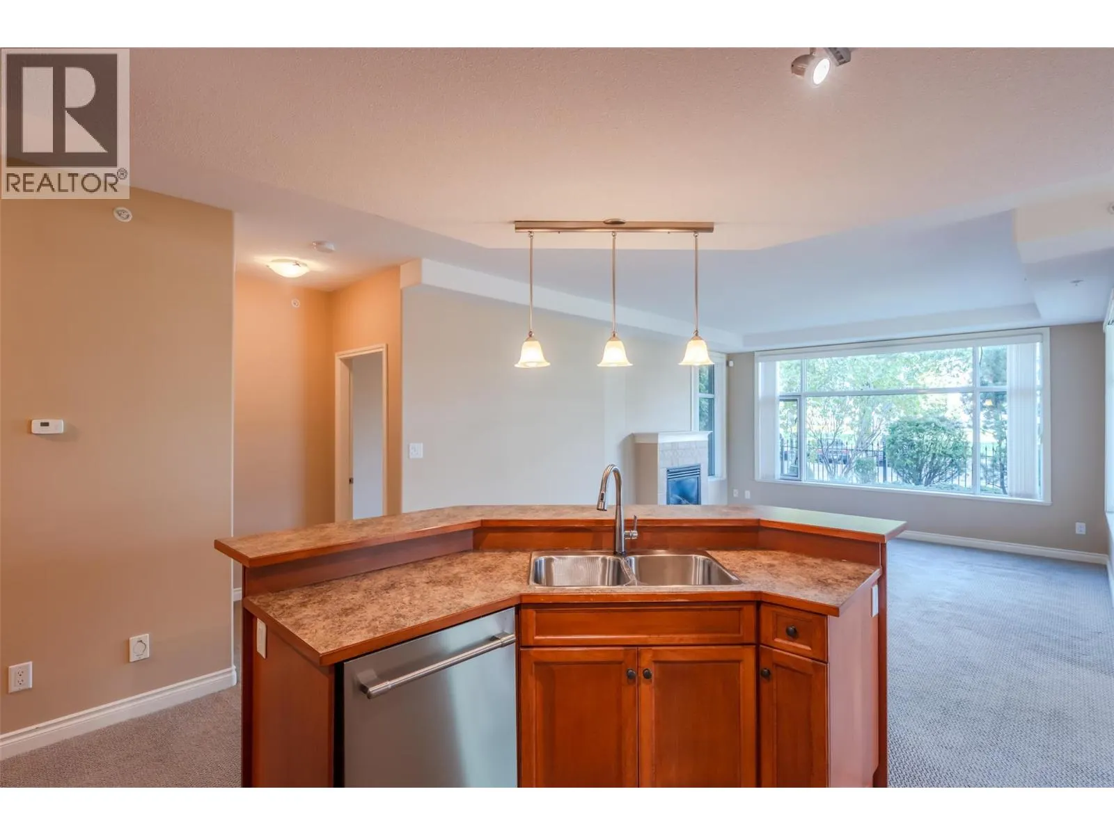 100 Lakeshore Drive W Unit# 115