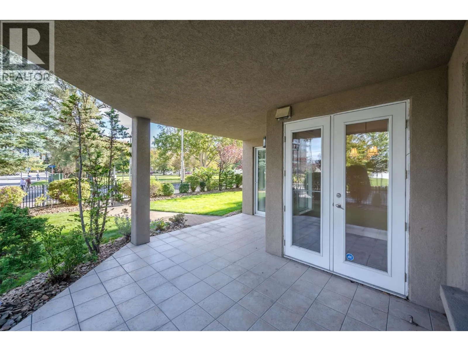 100 Lakeshore Drive W Unit# 115